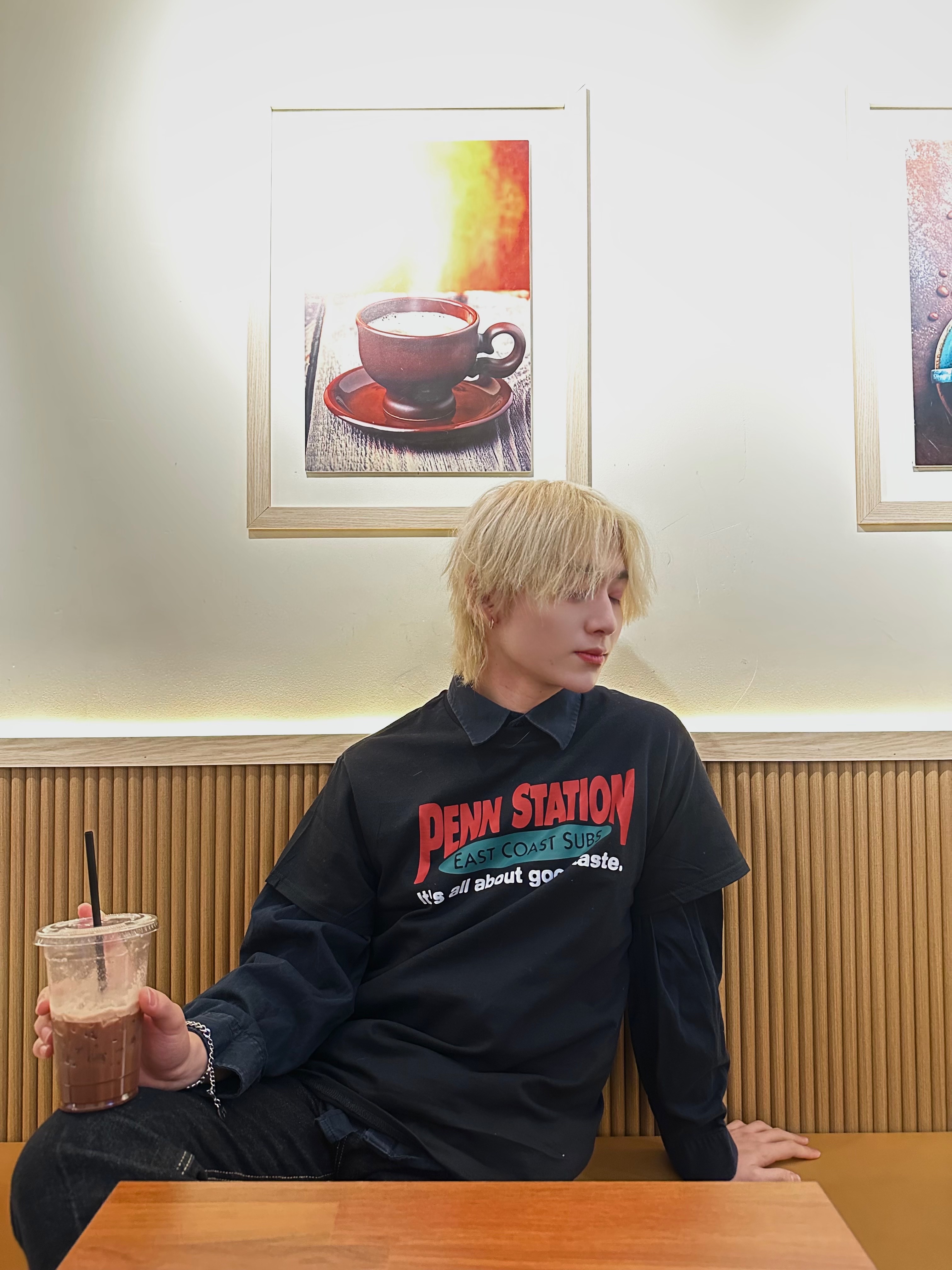 Gildan X American Collection PENN STATION T-Shirt Black 착용 스타일 - 2