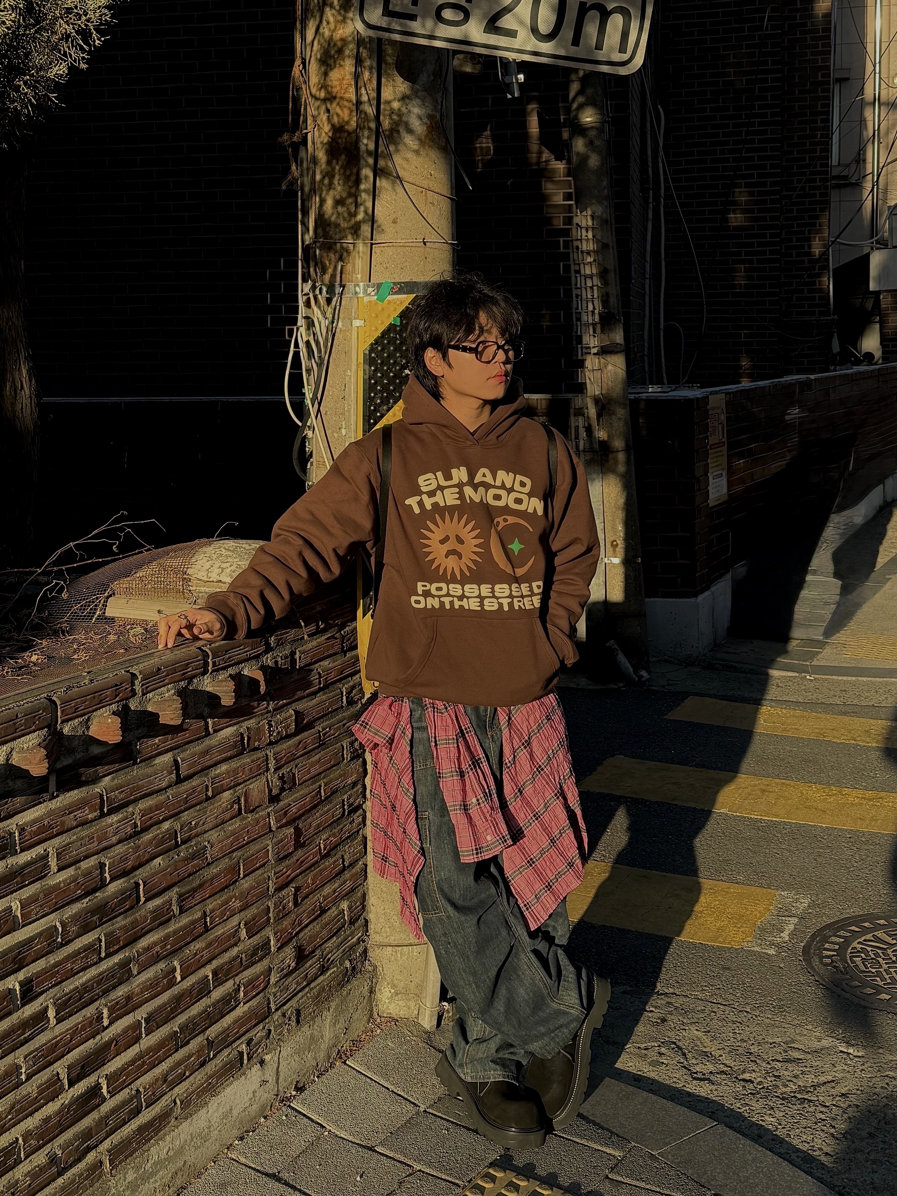 POTS All Day Hoodie Brown, Gentle Monster x Maison Margiela MM114 Black Clear 착용 스타일 - 1