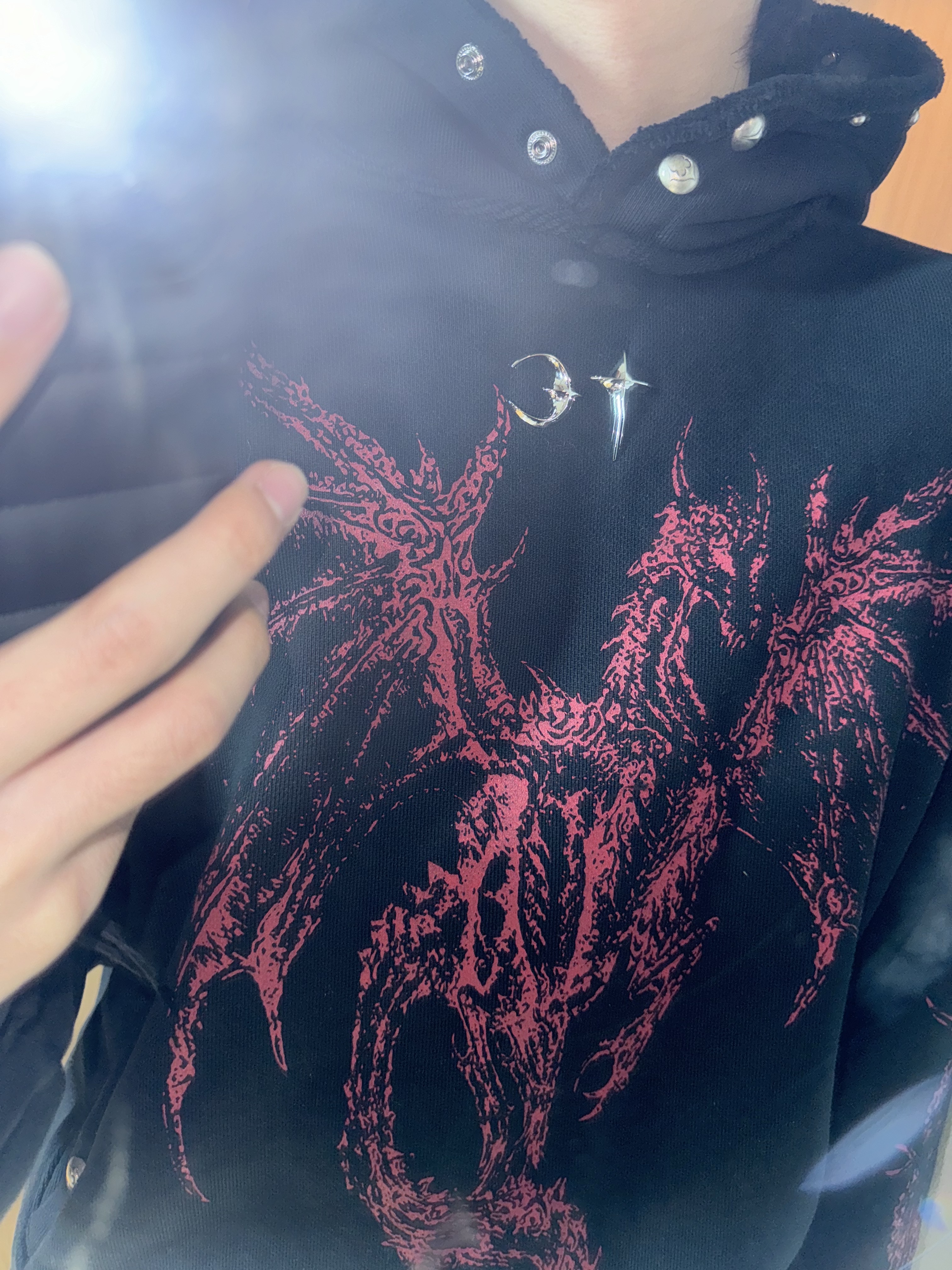 Thug Club Dragon Stud Hoodie Black, Urbansophistication The Puffer Case Black 착용 스타일 - 1