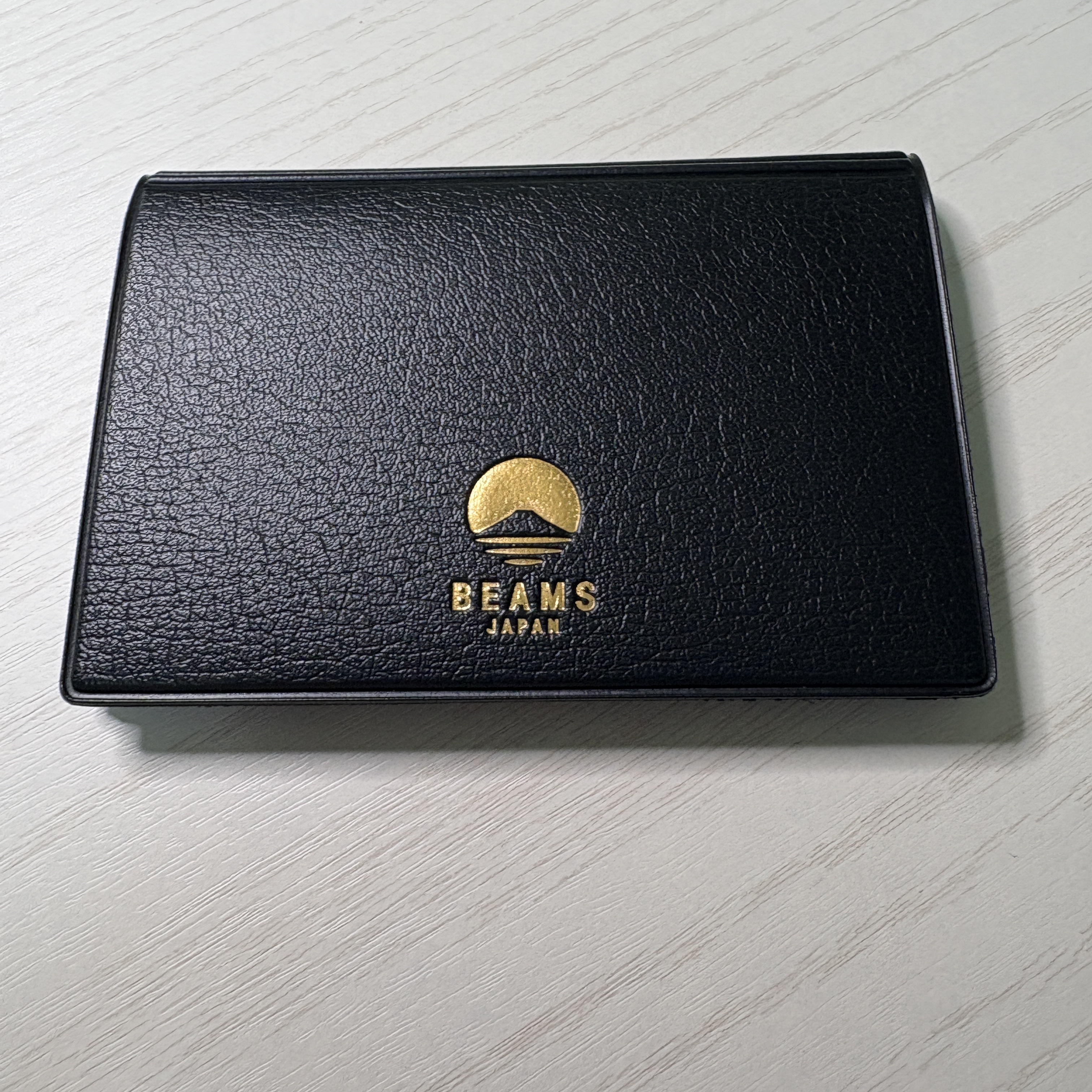 Beams x Hightide Special Order Pass & Card Case Black 착용 스타일