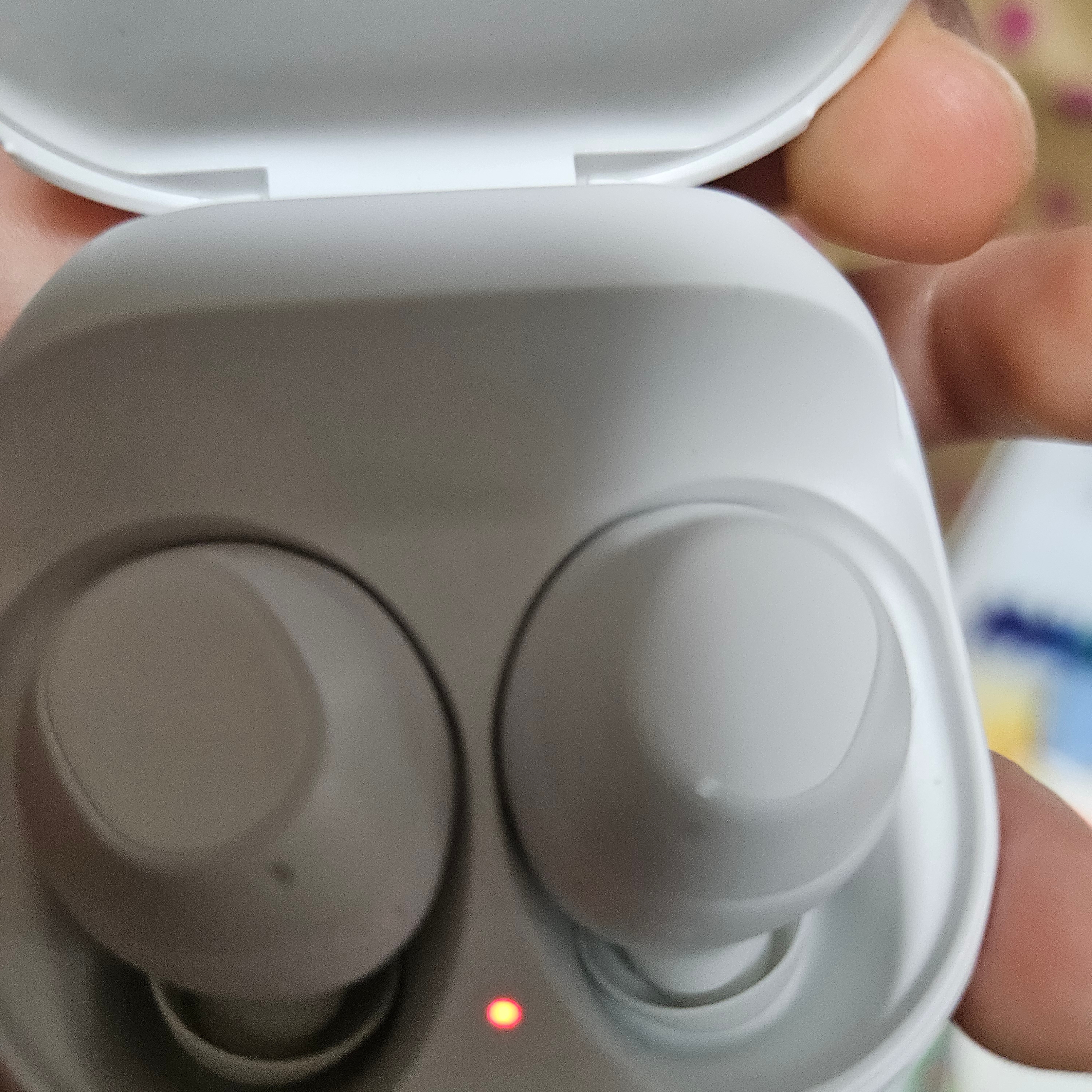 Samsung Galaxy Buds FE White (Korean Ver.) 착용 스타일