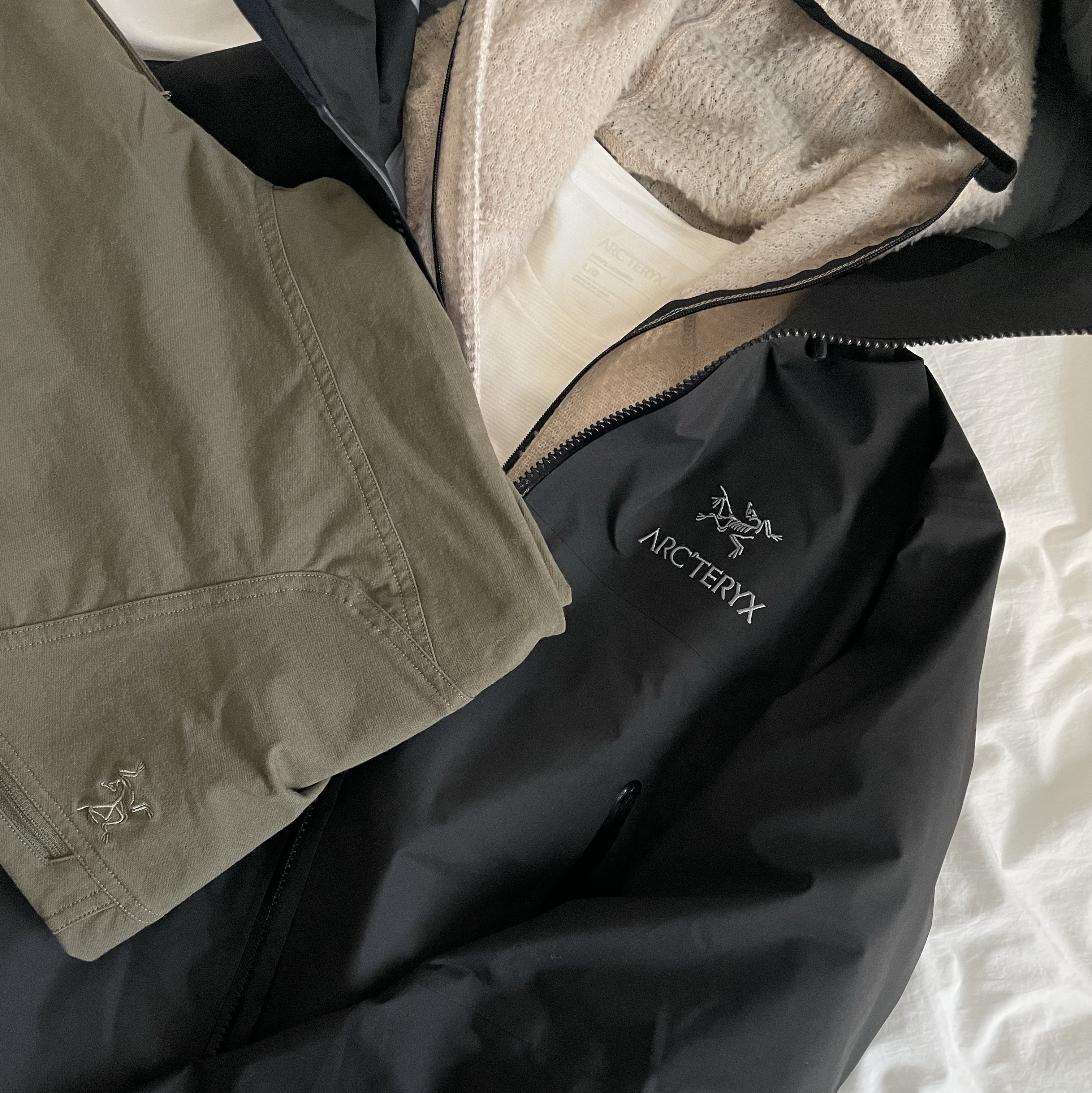 Cayl Alpha Pullover Beige, Arc'teryx Cronin Cotton Pants Tatsu 착용 스타일