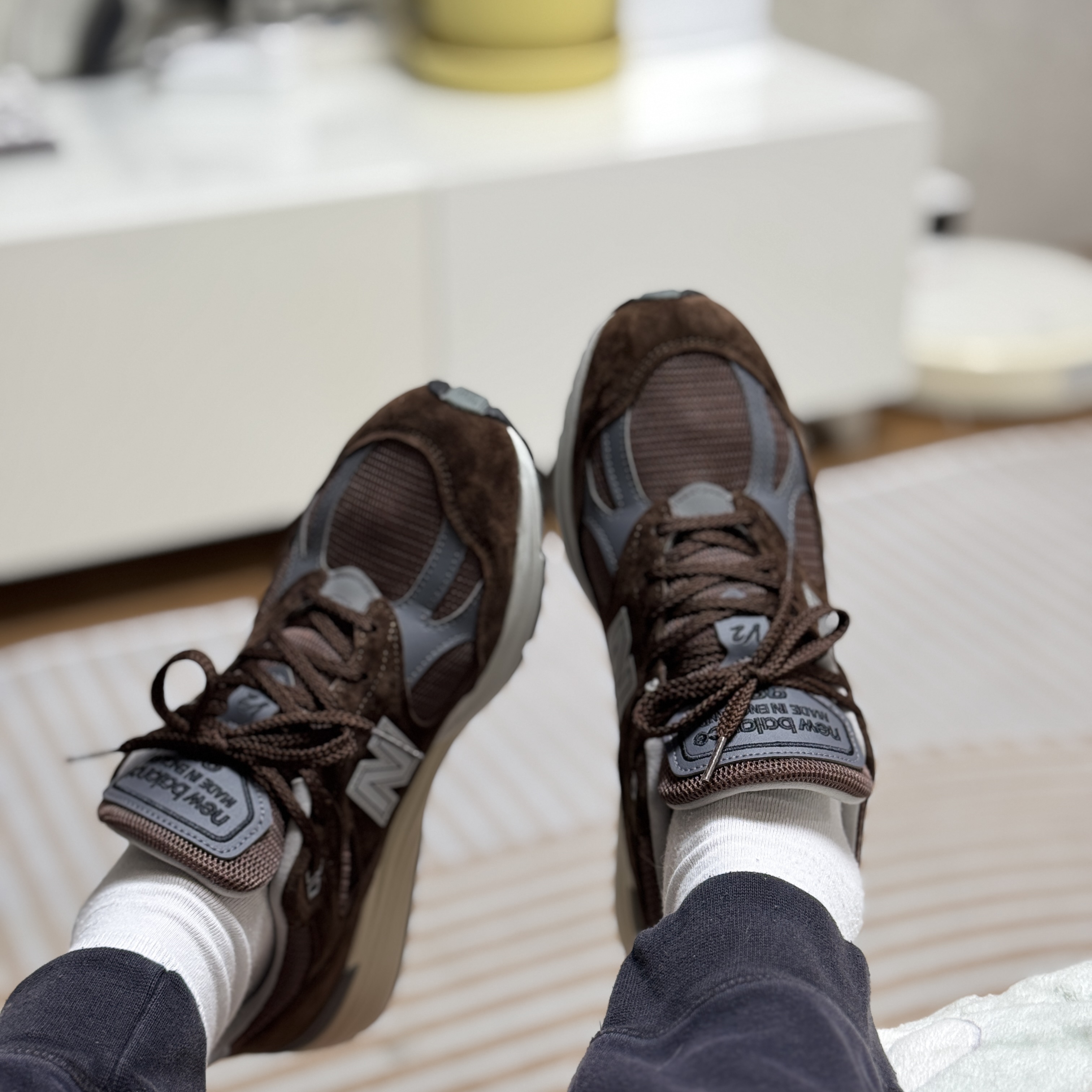 New Balance 991v2 Made in UK Pinecone 착용 스타일