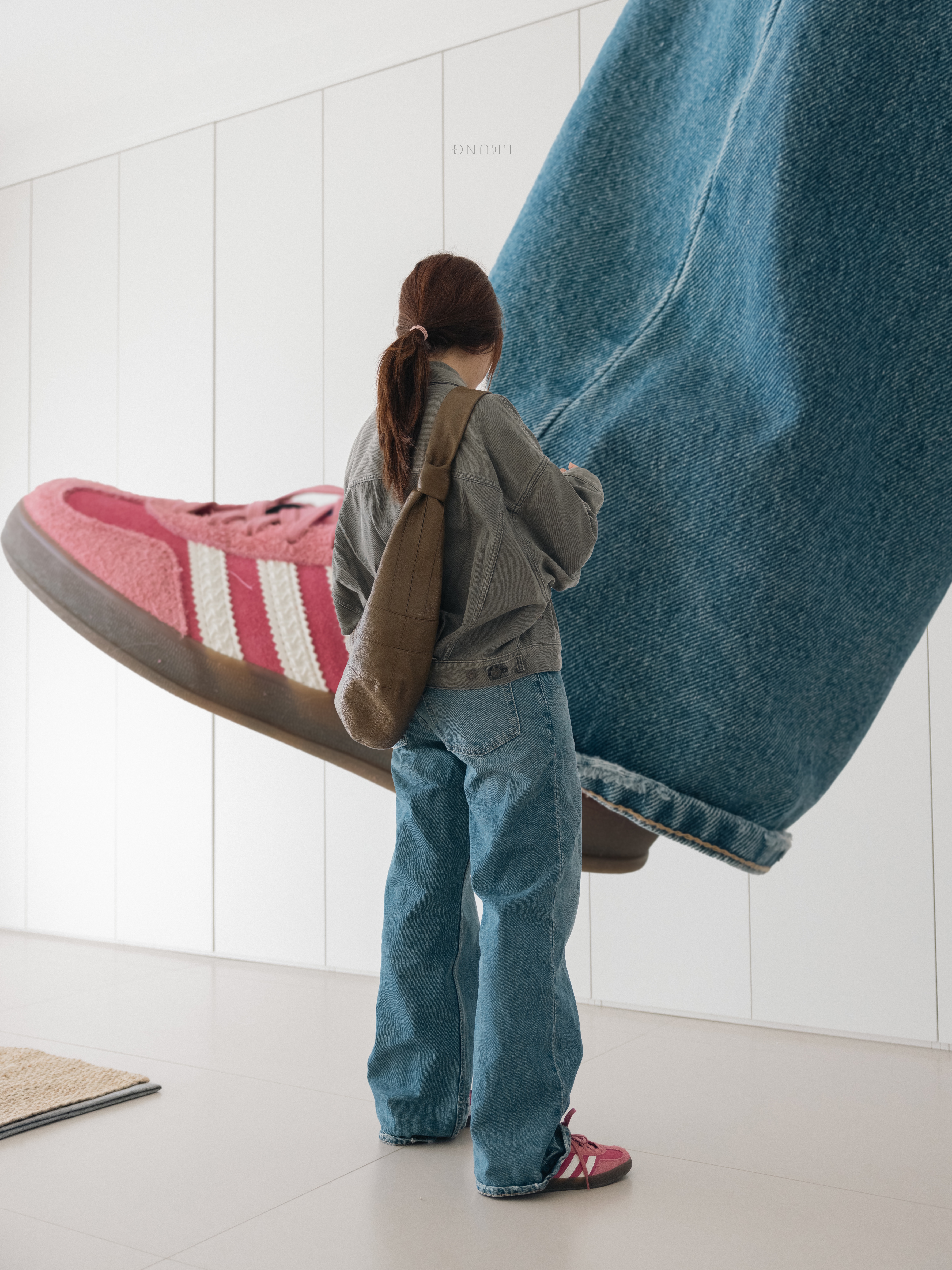 Adidas Gazelle Indoor Pink Off White 착용 스타일 - 1