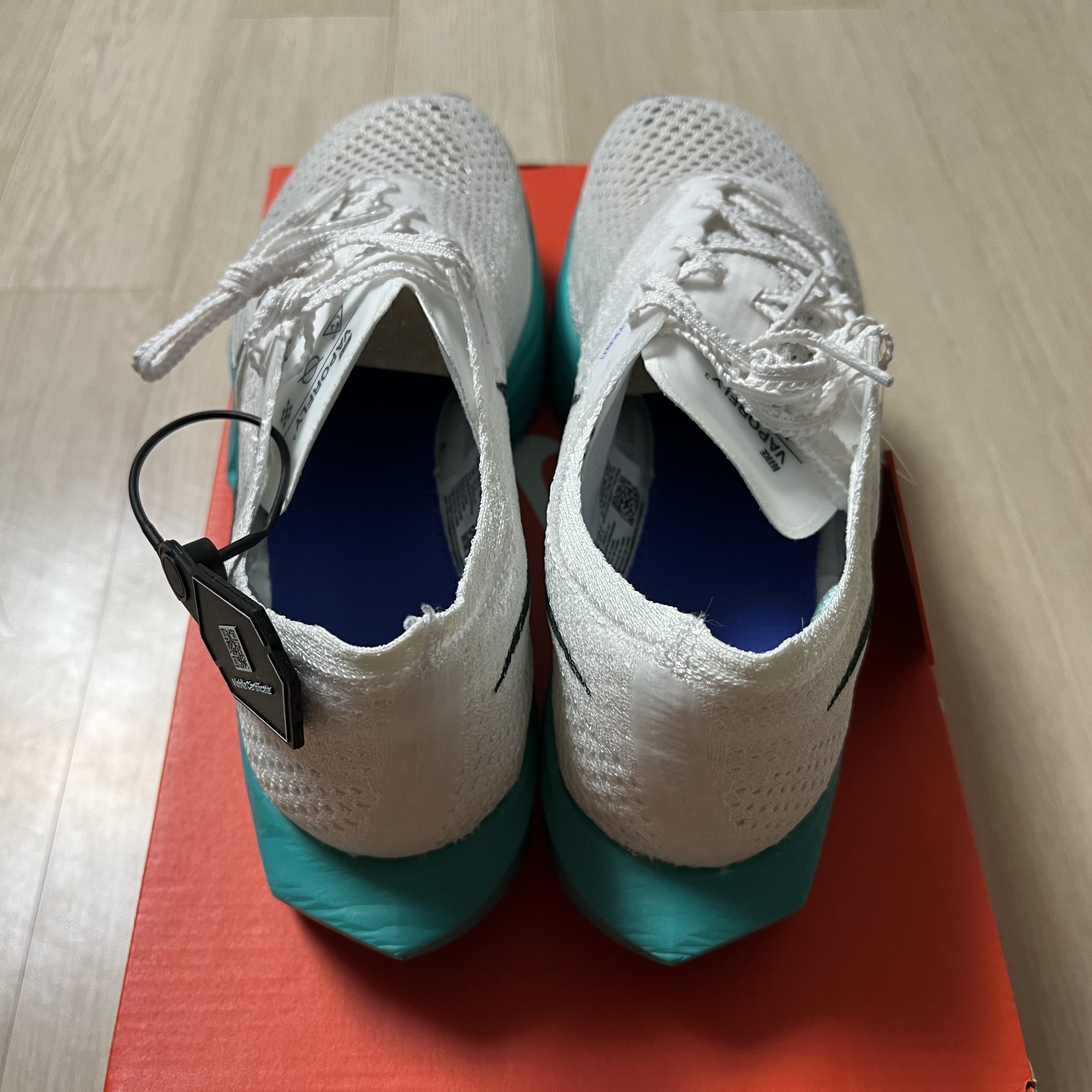Nike ZoomX Vaporfly Next% 3 White Deep Jungle 착용 스타일 - 5