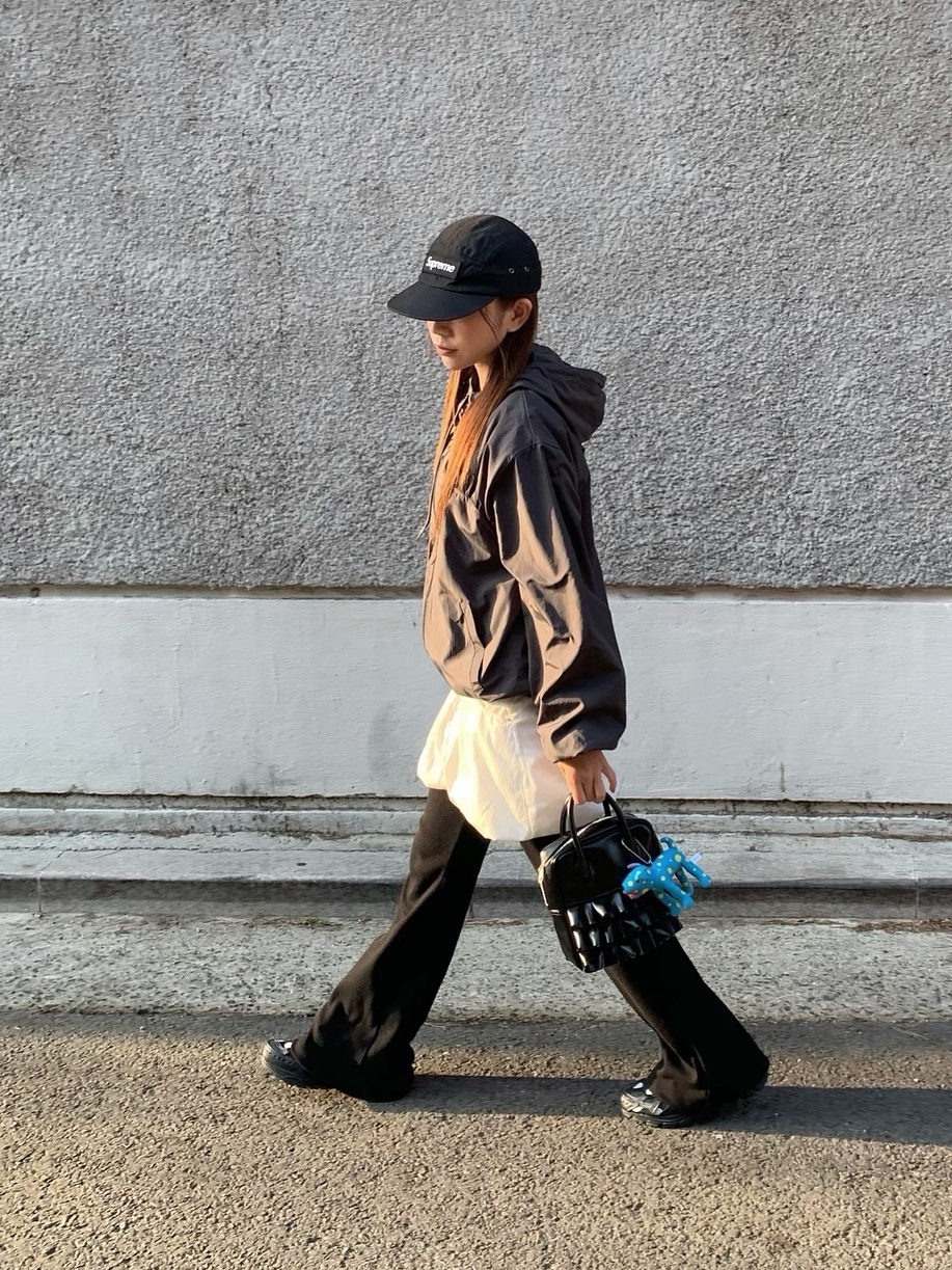Supreme Waxed Cotton Camp Cap Black - 23FW, Yayoi Kusama Mascot Toko Ton Plush Keyring 착용 스타일