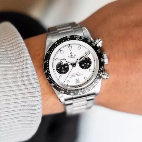 Tudor Black Bay Chrono MT5813 Steel Bracelet Opaline 착용 스타일
