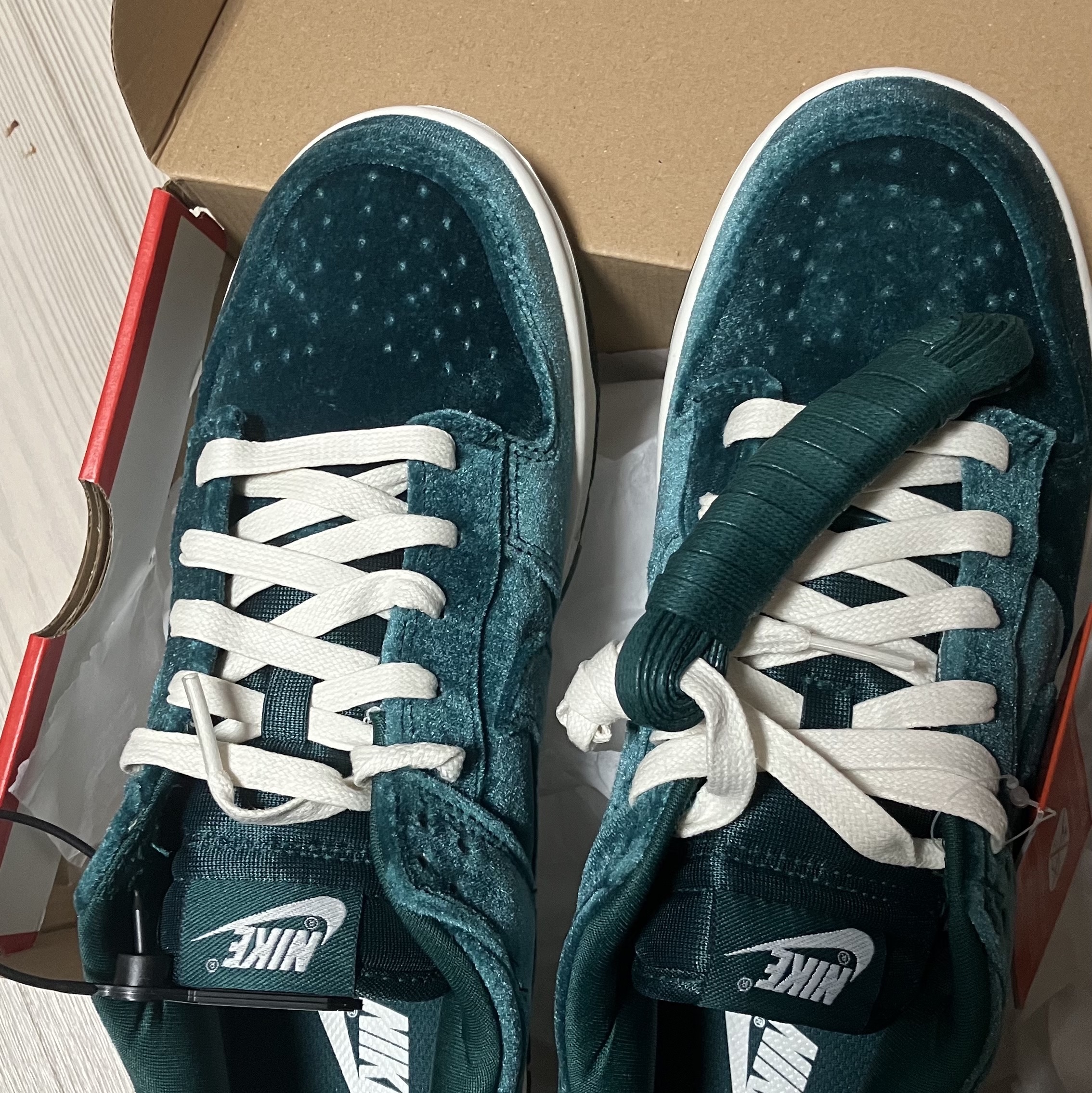 (W) Nike Dunk Low Atomic Teal 착용 스타일 - 1