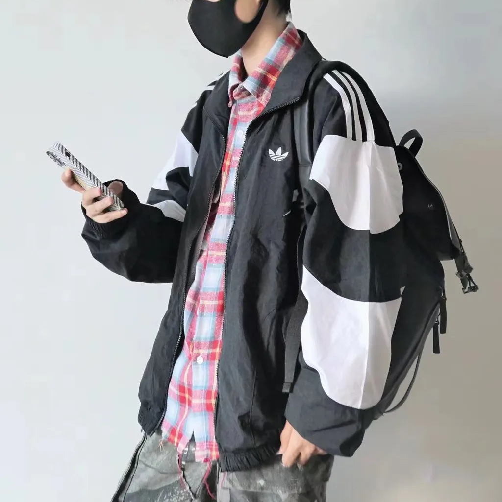 Adidas Rekive Woven Track Jacket Black - KR Sizing 착용 스타일 - 2