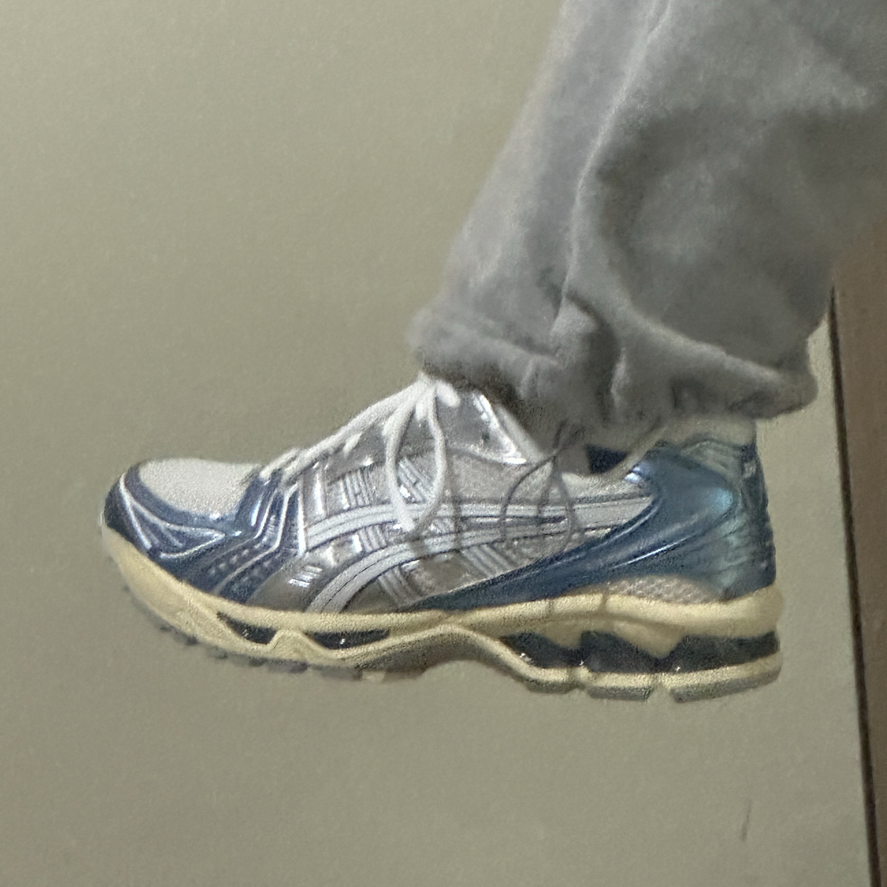 Asics Gel-Kayano 14 Metallic Blue 착용 스타일 - 2