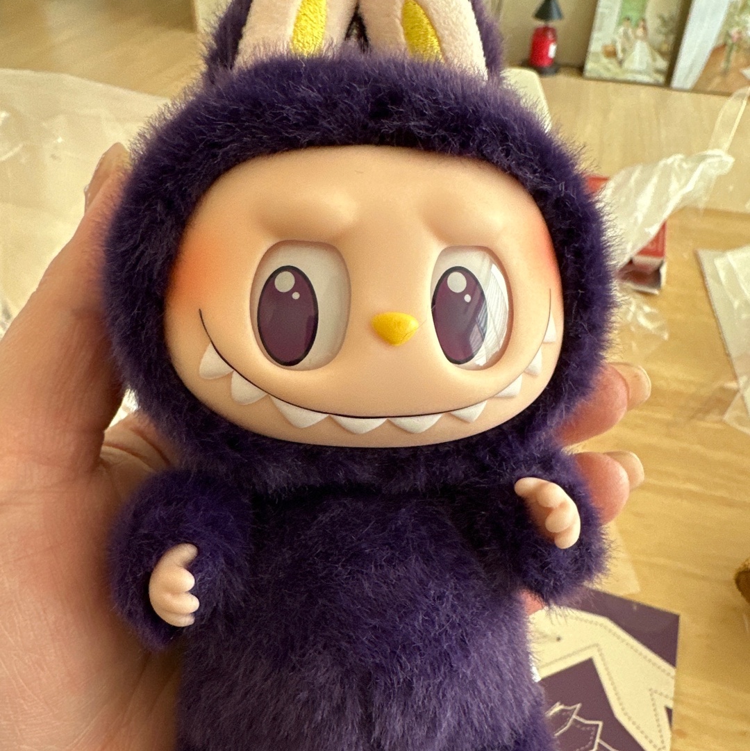 Pop Mart Labubu x Pronounce Lucky Fairy Toy Keyring 착용 스타일 - 2