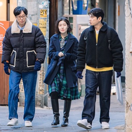 바이랑 지퍼 울 블렌드 패디드 봄버 자켓 블랙 착용 스타일 - 1