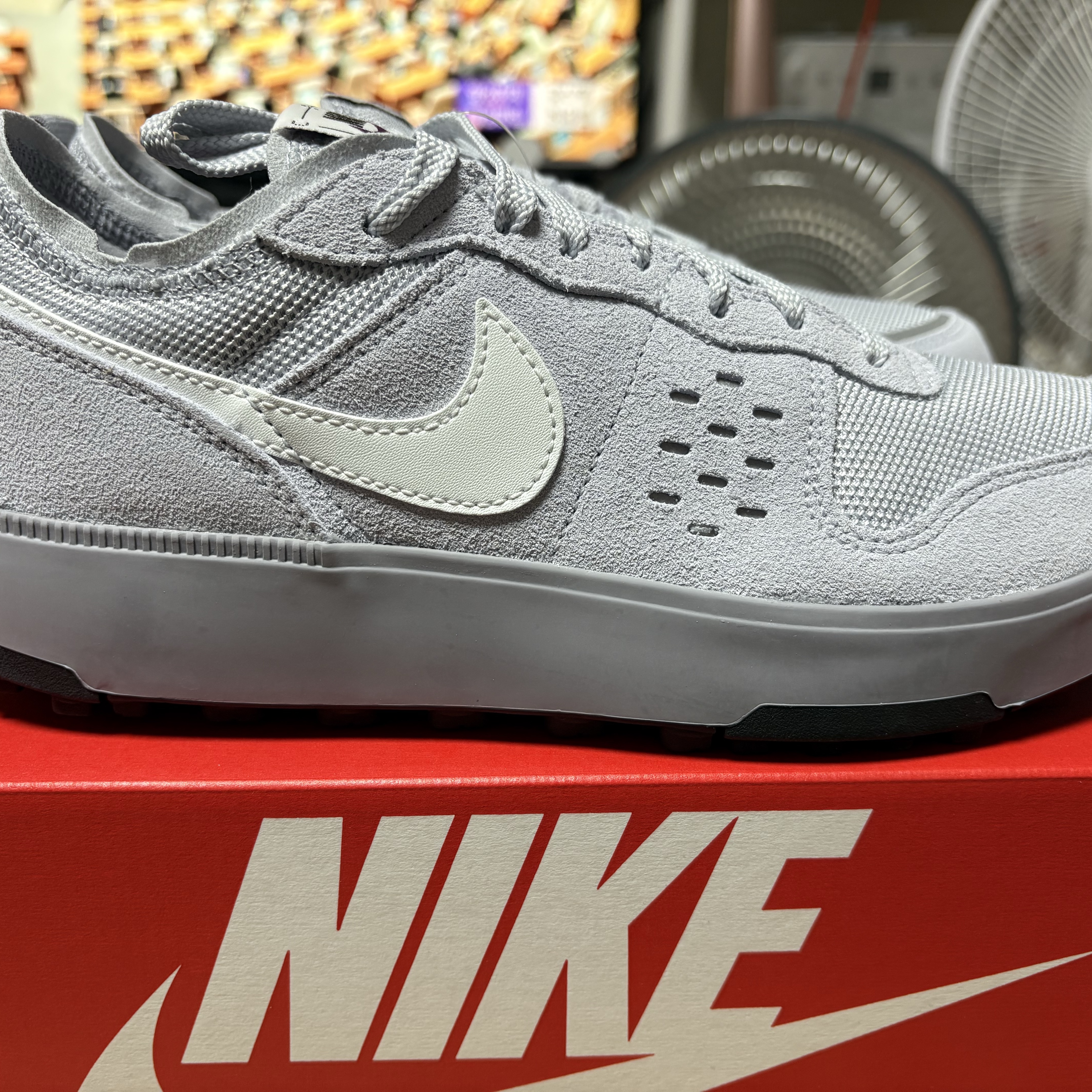 Nike C1TY Concrete Cement Grey Sky Grey 착용 스타일 - 3