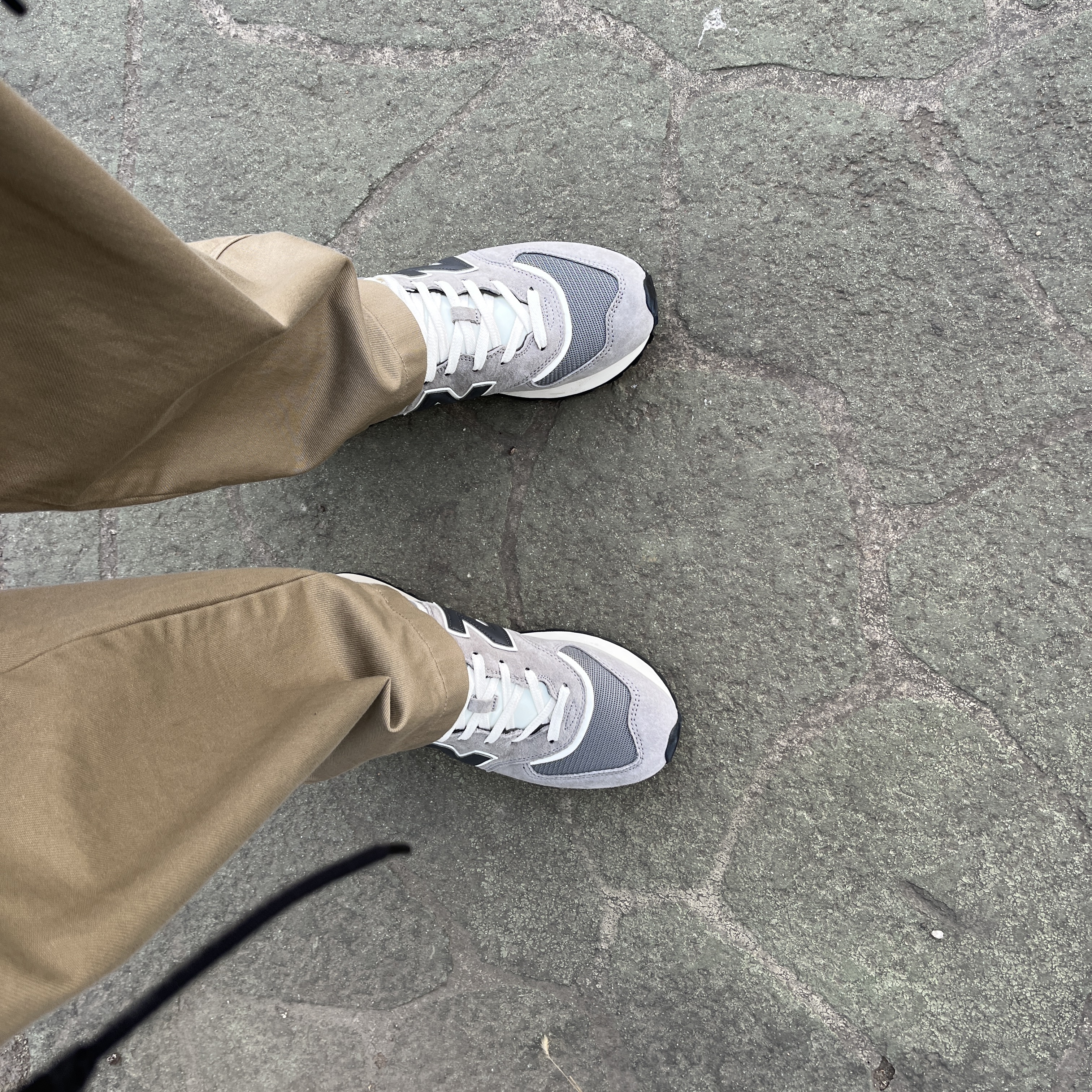 New Balance 574 Legacy Grey 착용 스타일
