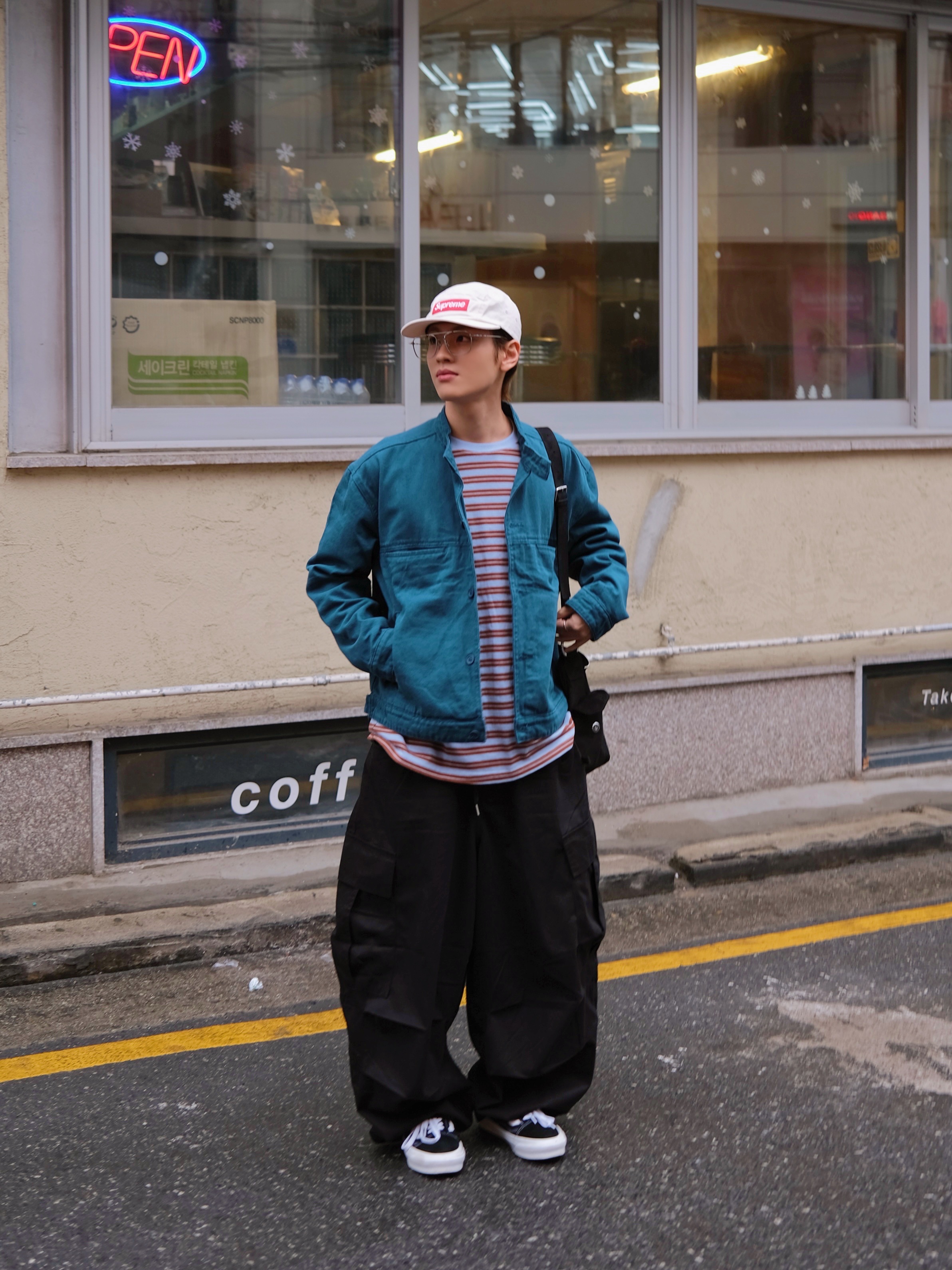 Vans Vault OG Old Skool LX Black, Supreme Washed Chino Twill Camp Cap Natural - 24SS 착용 스타일 - 3