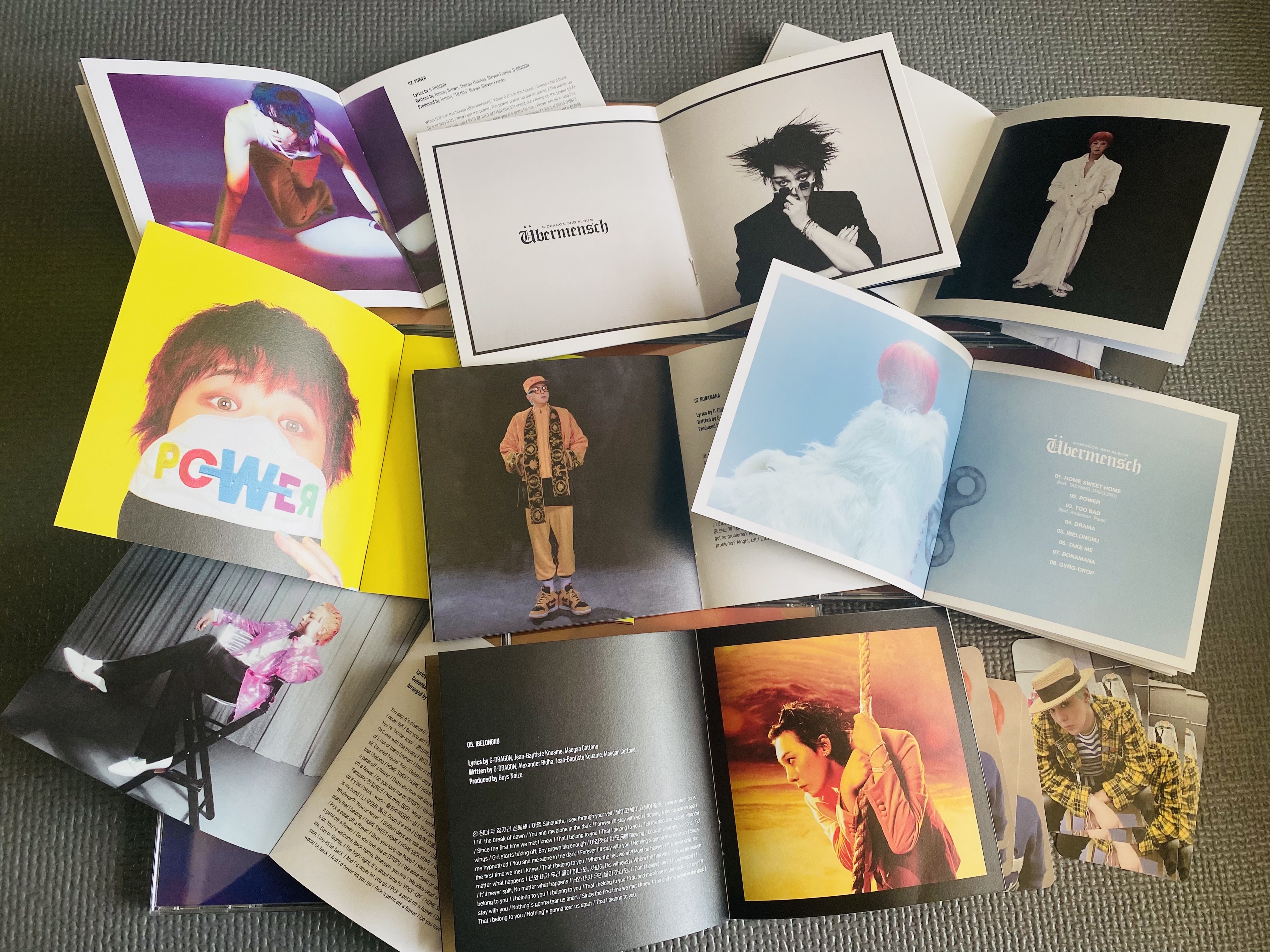 G-DRAGON 3rd Album Ubermensch Jewel Version 4 CD (Korean Ver.), G-DRAGON 3rd Album Ubermensch Jewel Version 8 CD (Korean Ver.) 착용 스타일 - 4
