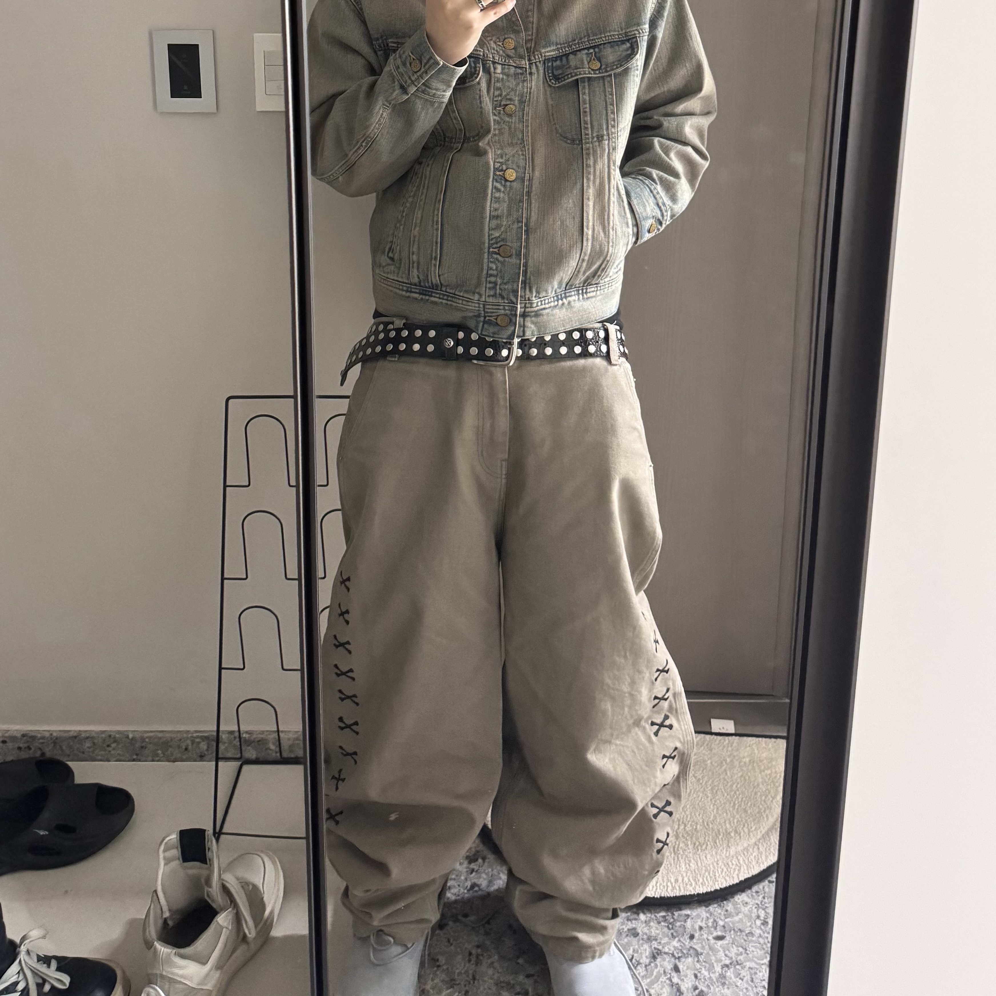Balenciaga 3XL Sneakers Light Beige, Balenciaga 3XL Sneakers Grey White Red 착용 스타일 - 4