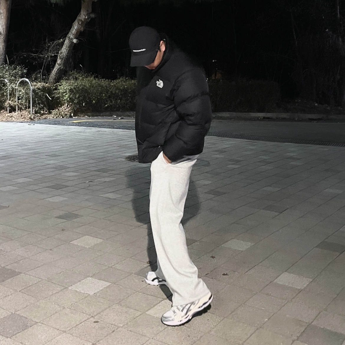(W) Asics Gel-Kayano 14 White Midnight, The North Face On Ball Jacket Real Black 착용 스타일