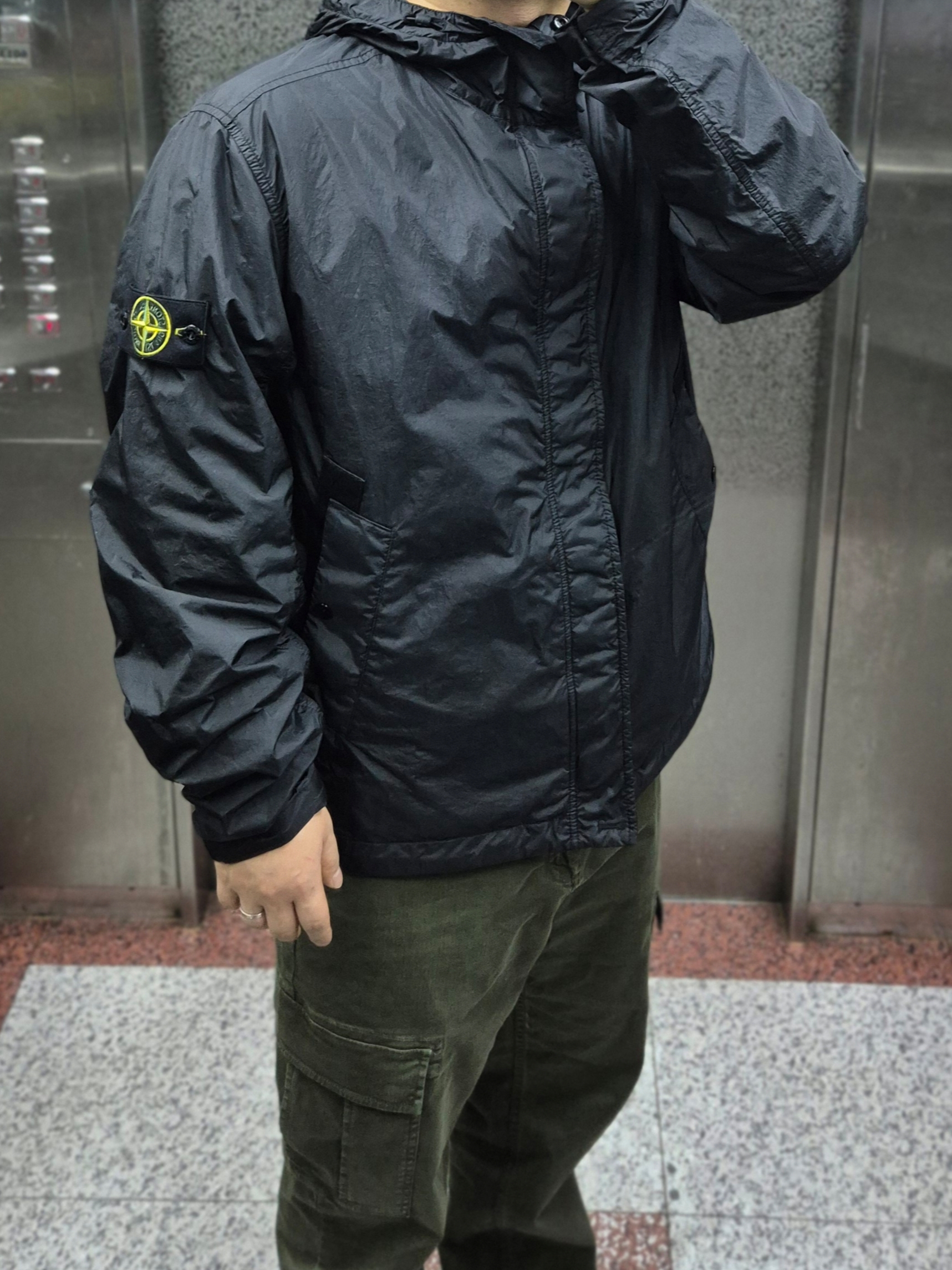 Stone Island S0A23 Crinkle Reps R-NY Wind Resistant Anti-Drop Hooded Jacket - 25SS 착용 스타일 - 1