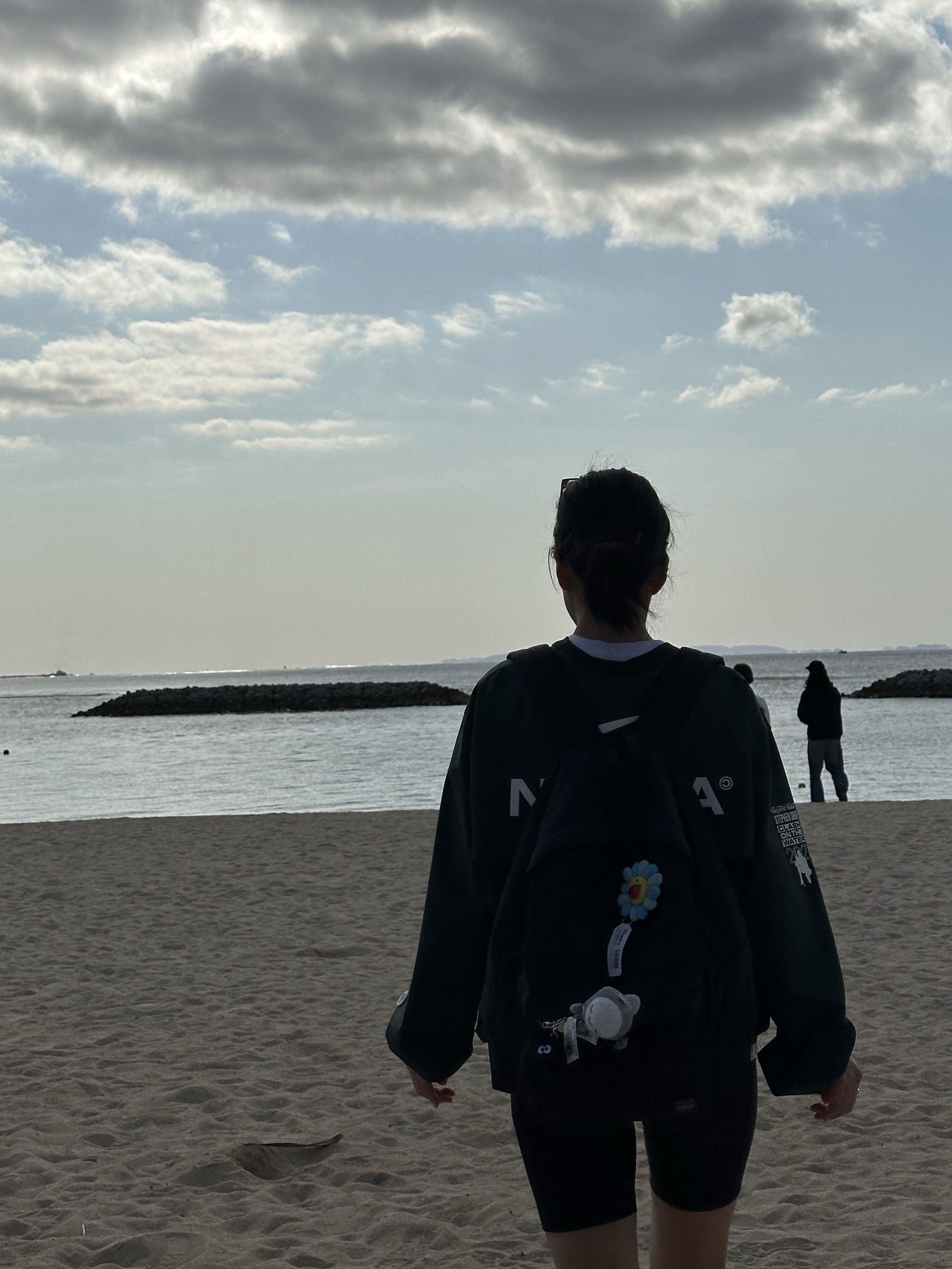포터 x 꼼데가르송 백팩 스몰 블랙, 나이키 x 드레이크 녹타 골프 크루넥 탑 그린 - US/EU 착용 스타일 - 2