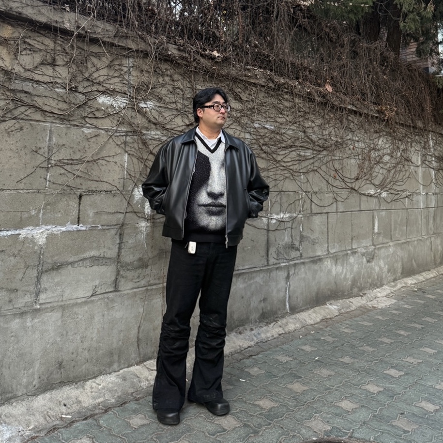 Gentle Monster x Maison Margiela MM114 Black Clear, Stussy Photo Jacquard Vest Black 착용 스타일 - 3