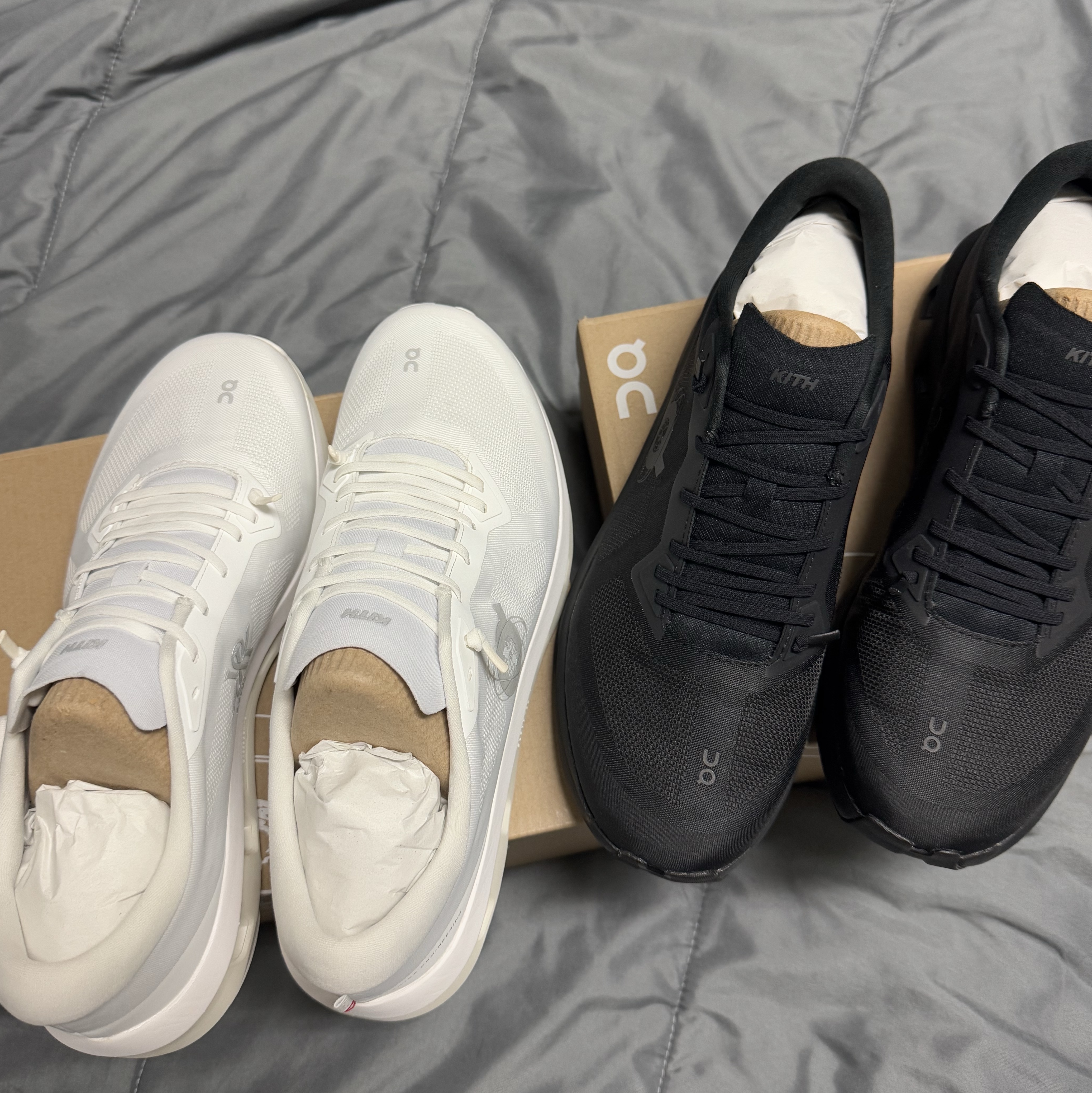 On Running x Kith Cloudzone White Ice, On Running x Kith Cloudzone Black 착용 스타일 - 2