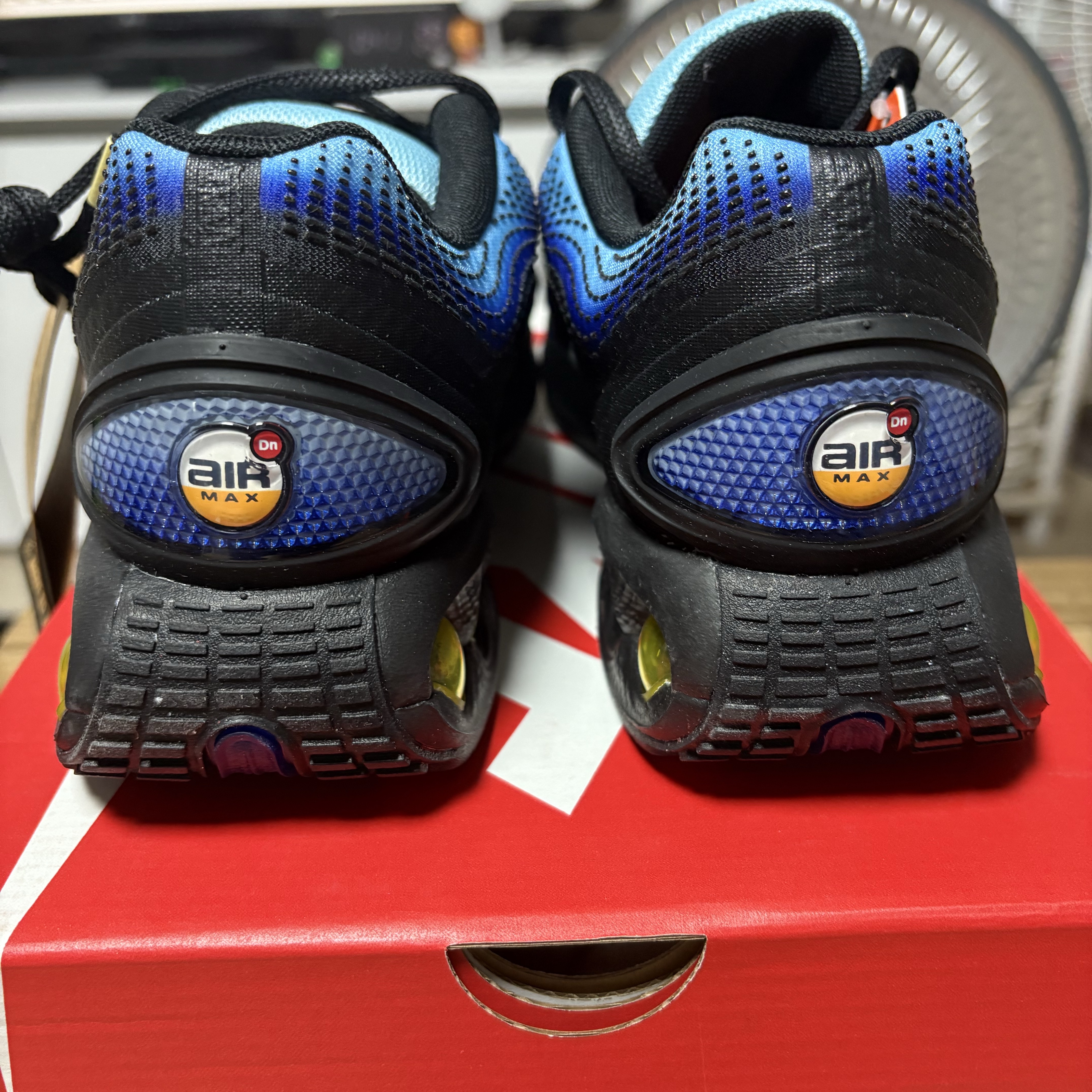 Nike Air Max Dn SE Sky Blue Chamois Hyper Blue 착용 스타일 - 5