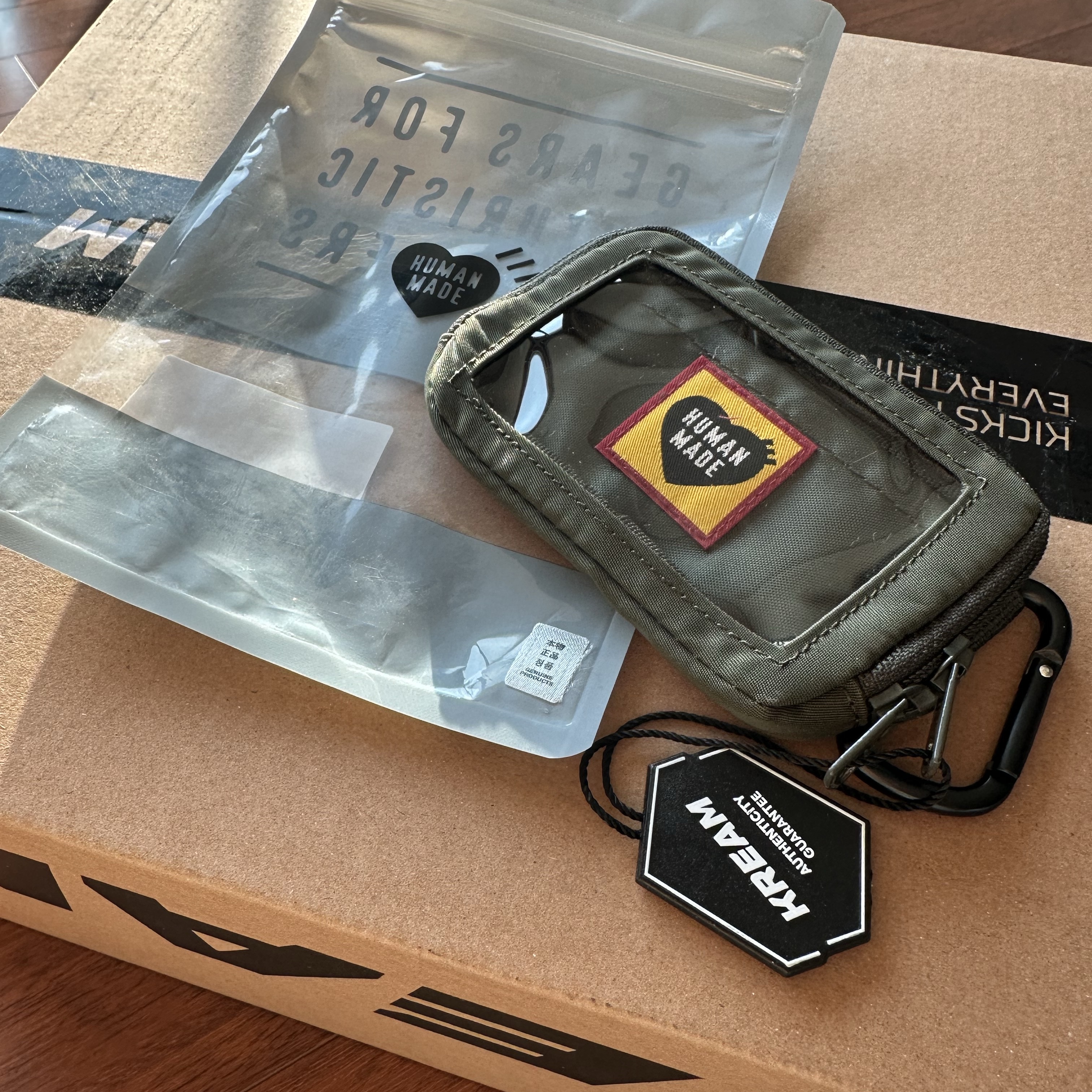 Human Made Military Card Case Olive Drab 착용 스타일