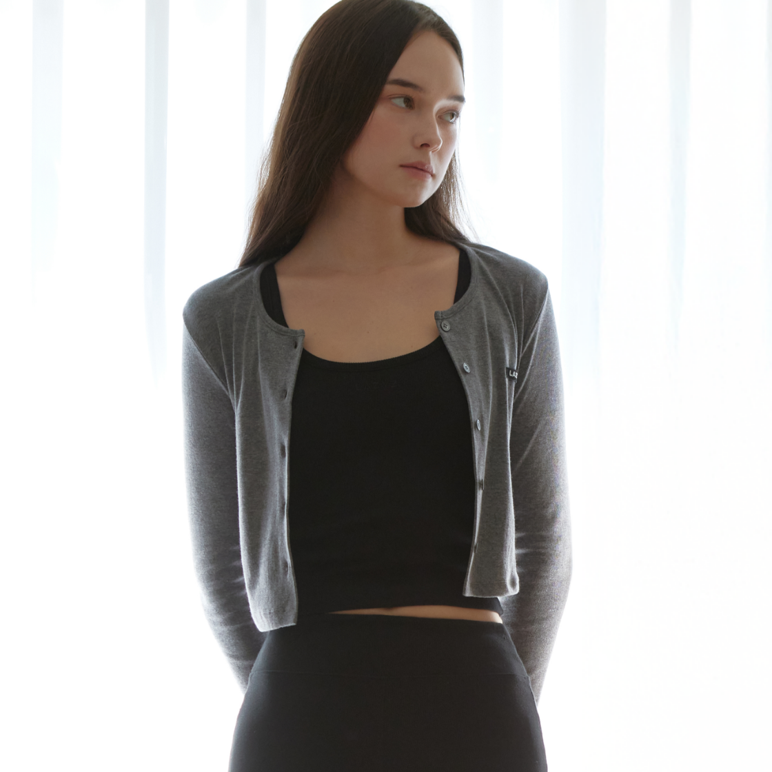 레이지지 라벨 유넥 크롭 가디건 그레이(Lazyz Label U-Neck Crop Cardigan  Gray) - 4