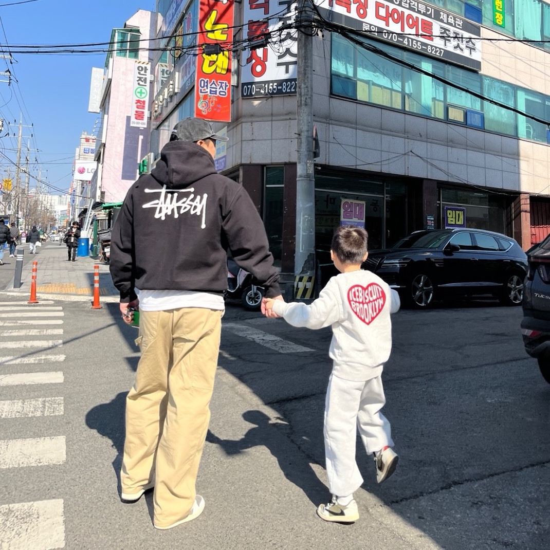 (PS) Jordan 1 x Travis Scott Retro Low OG SP Reverse Olive, Supreme Pigment S Logo 6-Panel Black - 24FW 착용 스타일 - 1