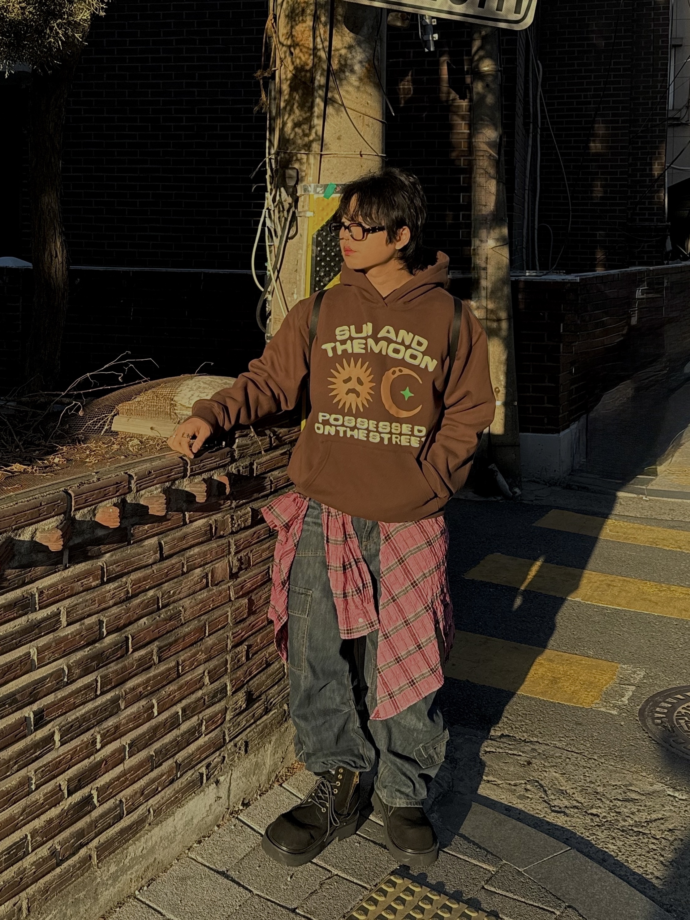 POTS All Day Hoodie Brown, Gentle Monster x Maison Margiela MM114 Black Clear 착용 스타일 - 2