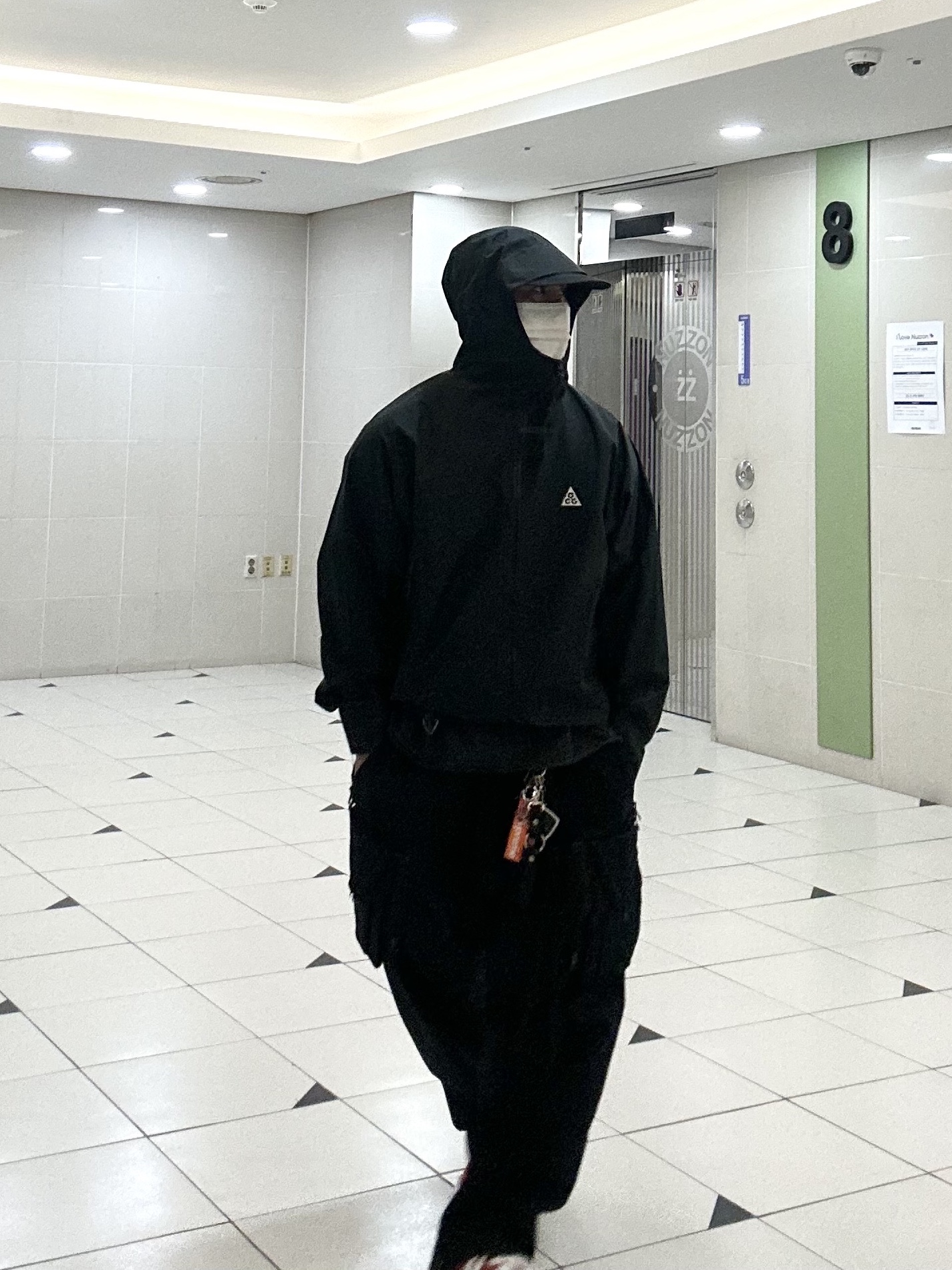 Maison Mihara Yasuhiro Blakey OG Sole Canvas Low-top Sneakers Orange, Nike ACG Storm-Fit ADV Cascade Rains Full Zip Shell Jacket Off Noir - Asia 착용 스타일 - 3