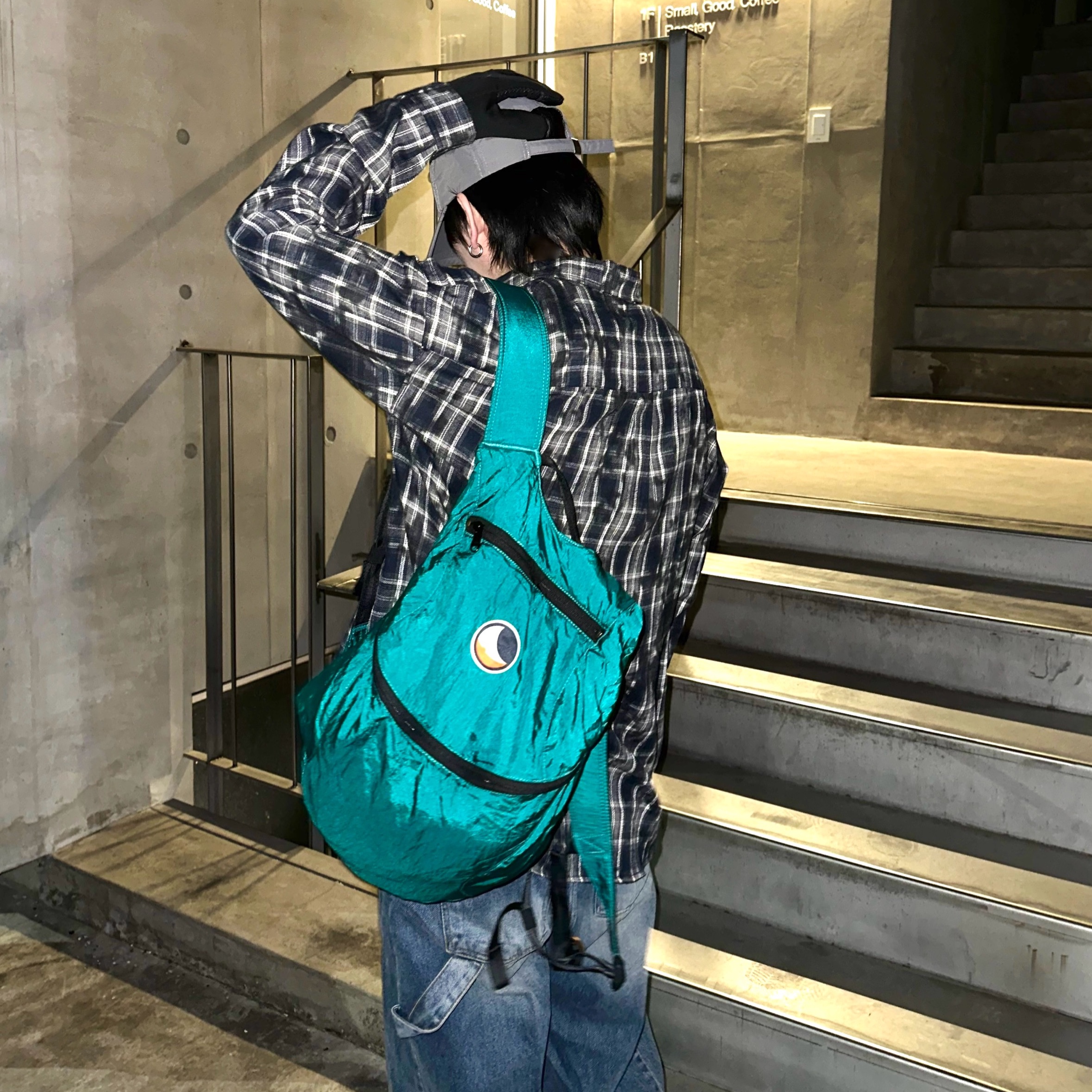 Ticket To The Moon Backpack Plus 25L Emerald Green 착용 스타일