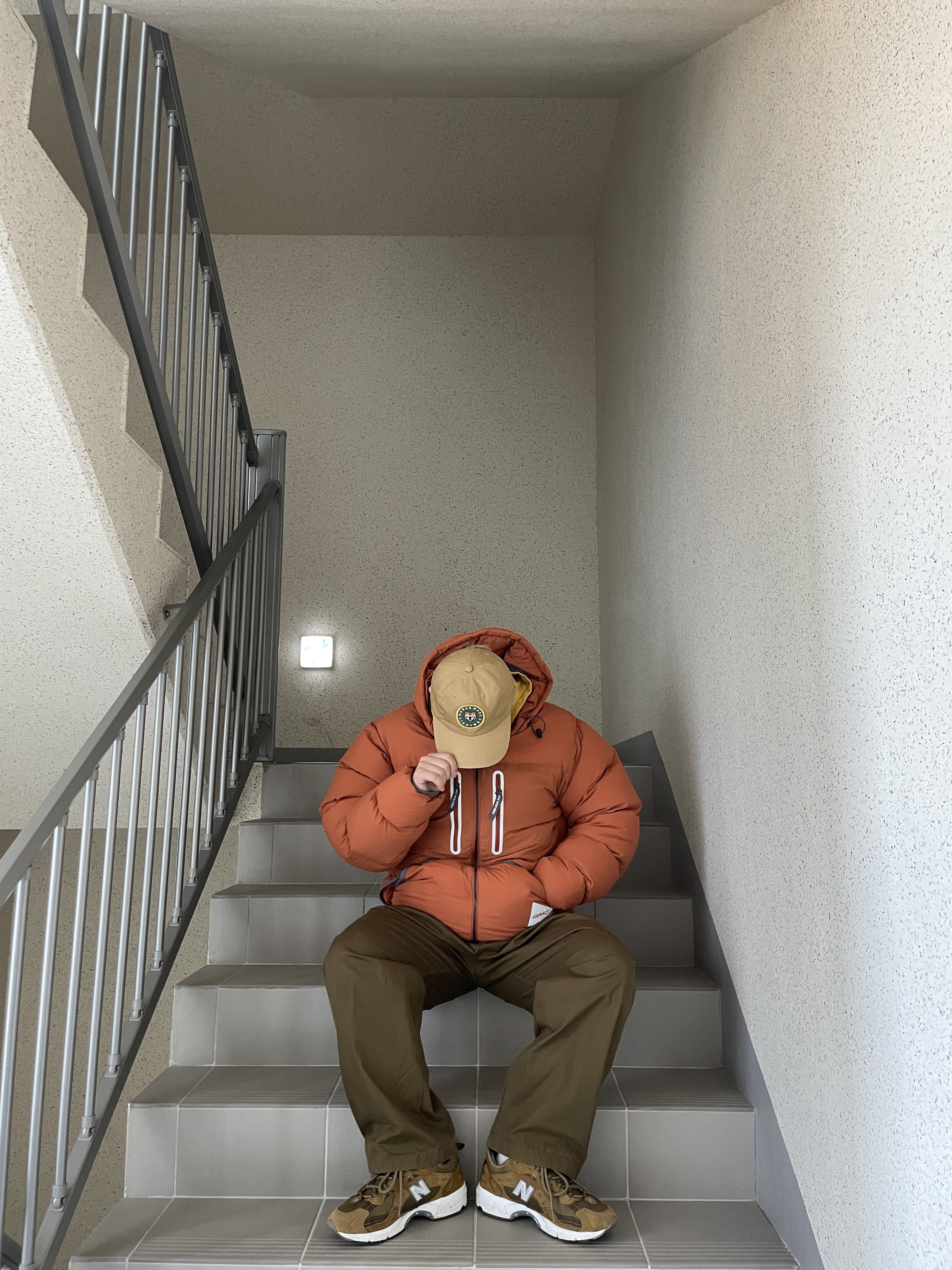 New Balance x Thisisneverthat 827 Beige 착용 스타일 - 8