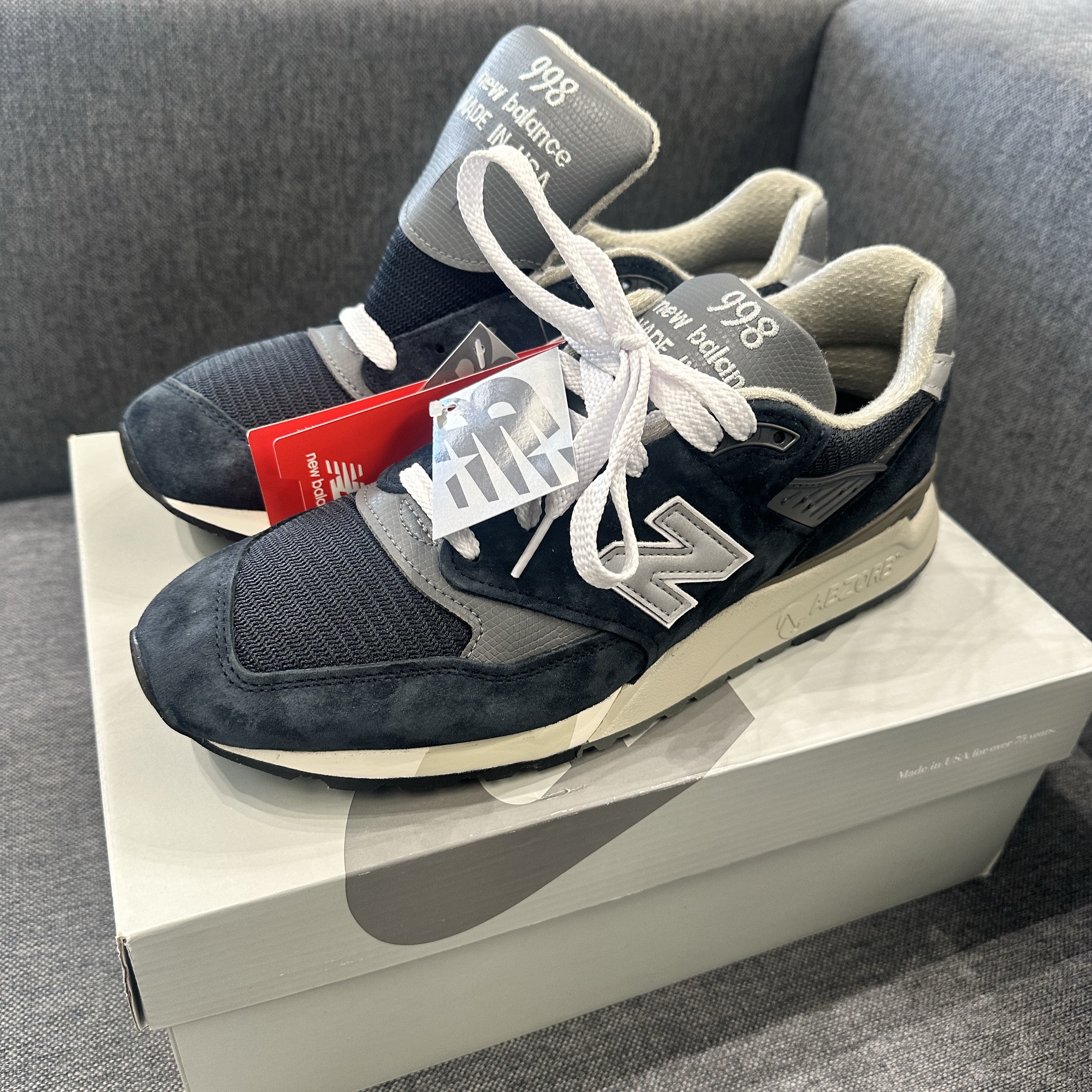 New Balance 998 Made in USA Navy Grey 착용 스타일 - 1