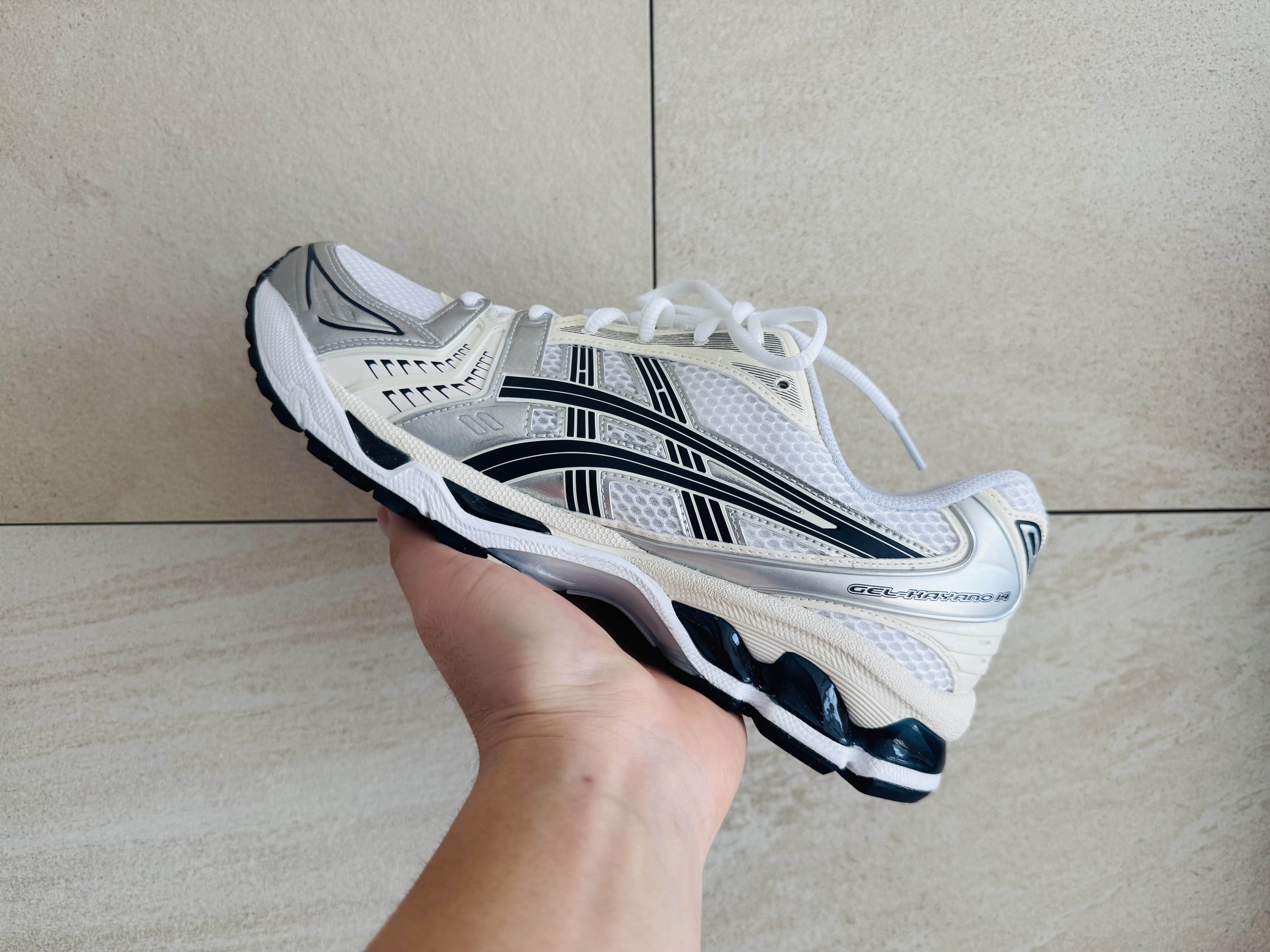 (W) Asics Gel-Kayano 14 White Midnight 착용 스타일
