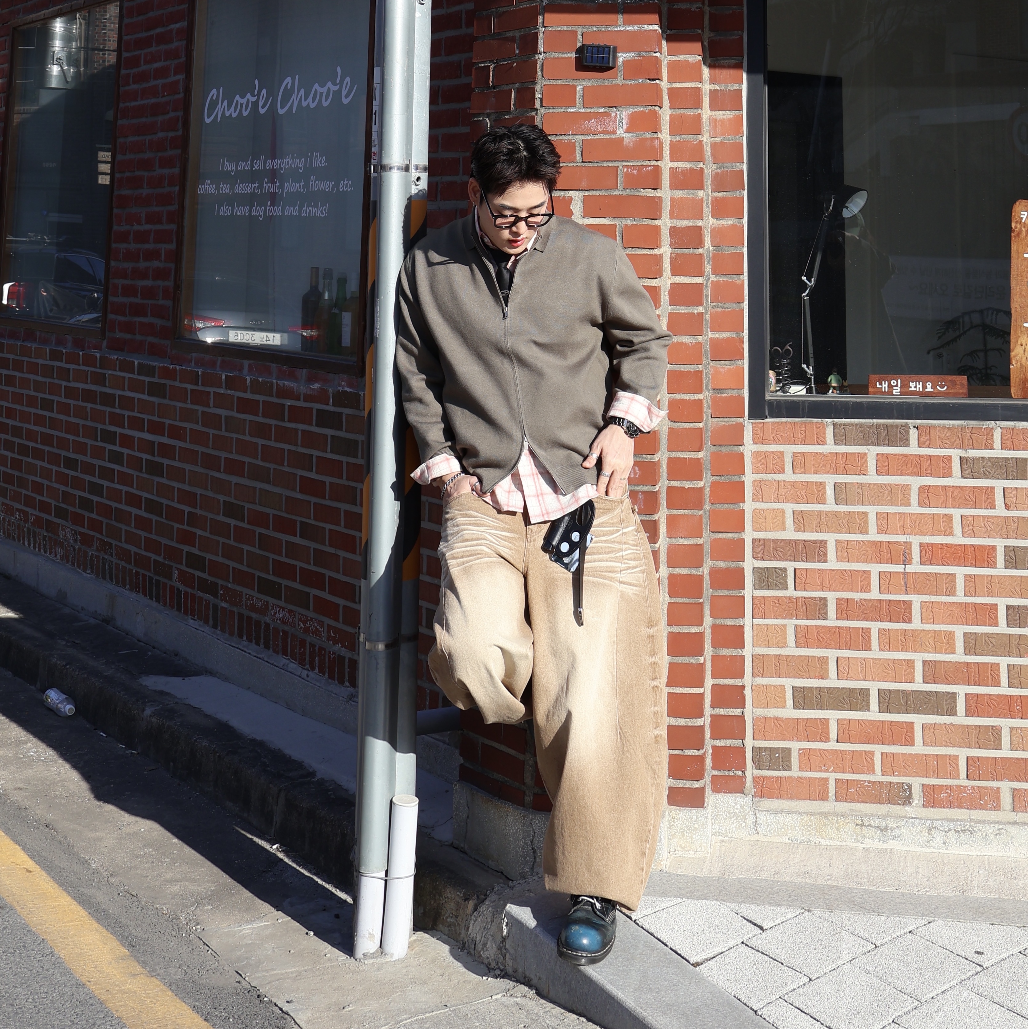 Dr. Martens 1919 Blue Black 착용 스타일 - 1
