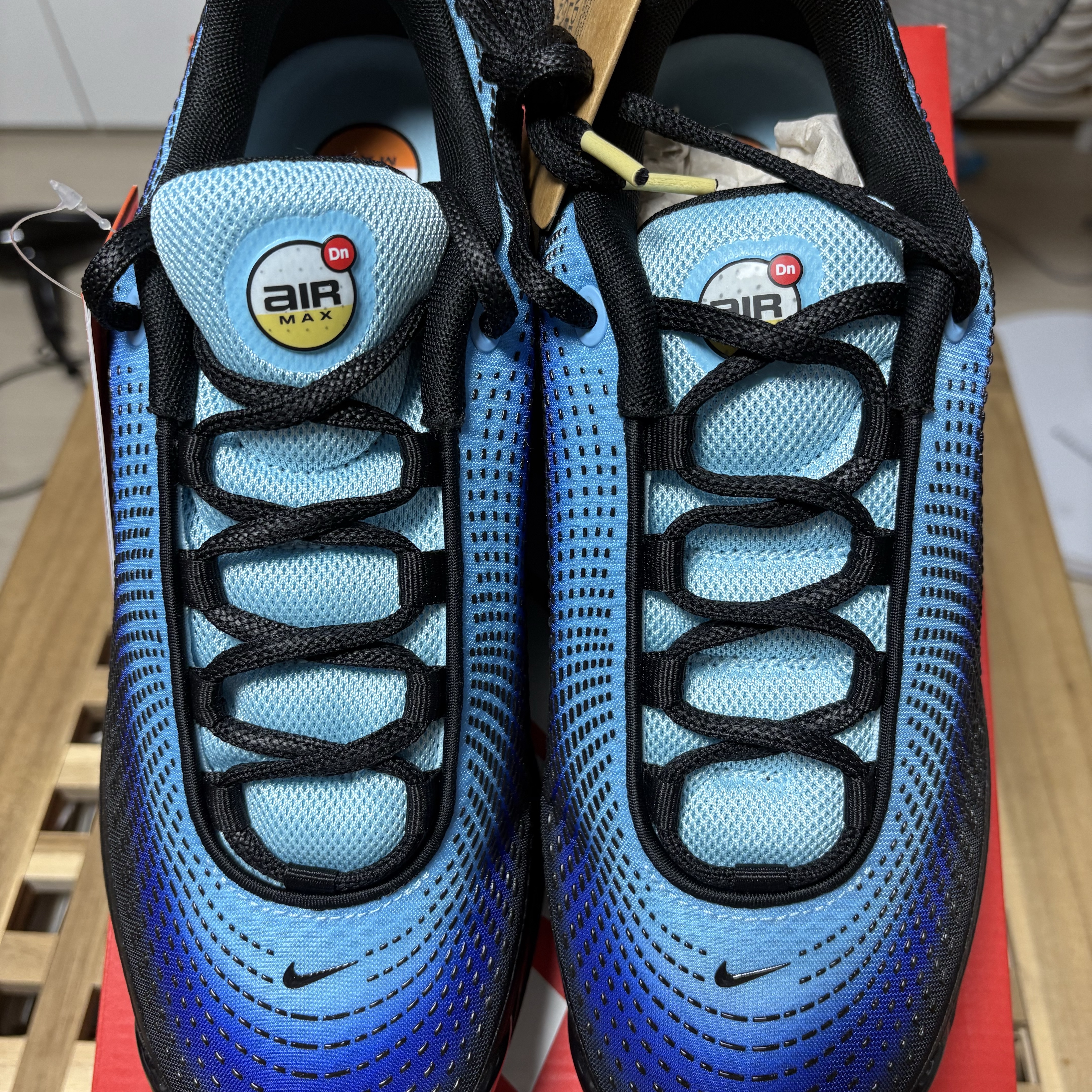 Nike Air Max Dn SE Sky Blue Chamois Hyper Blue 착용 스타일 - 4