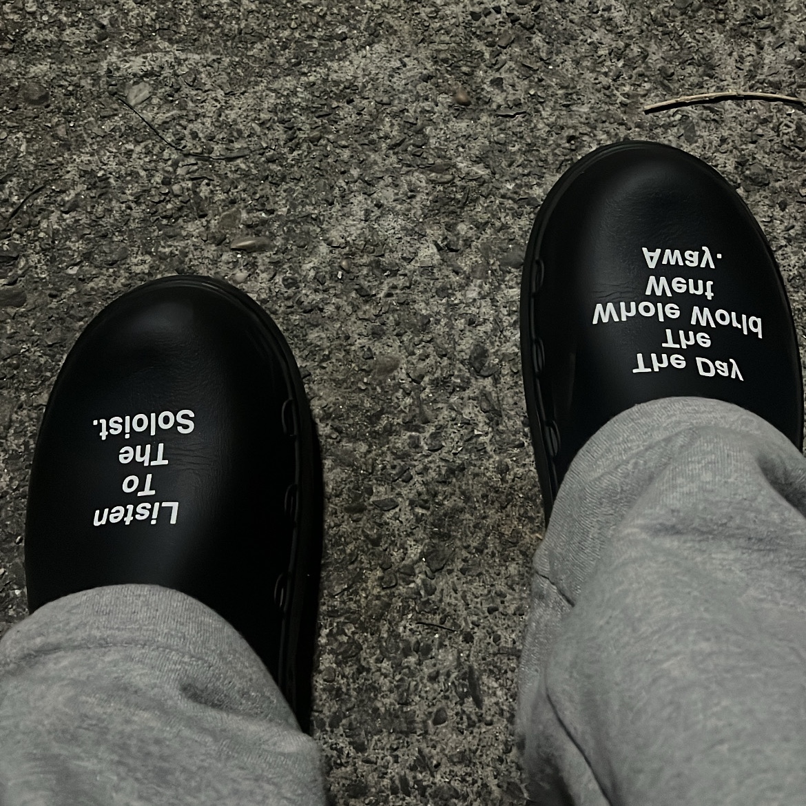 Oofos x Takahiromiyashita The Soloist The Day The Whole World Went Away Clog Black 착용 스타일