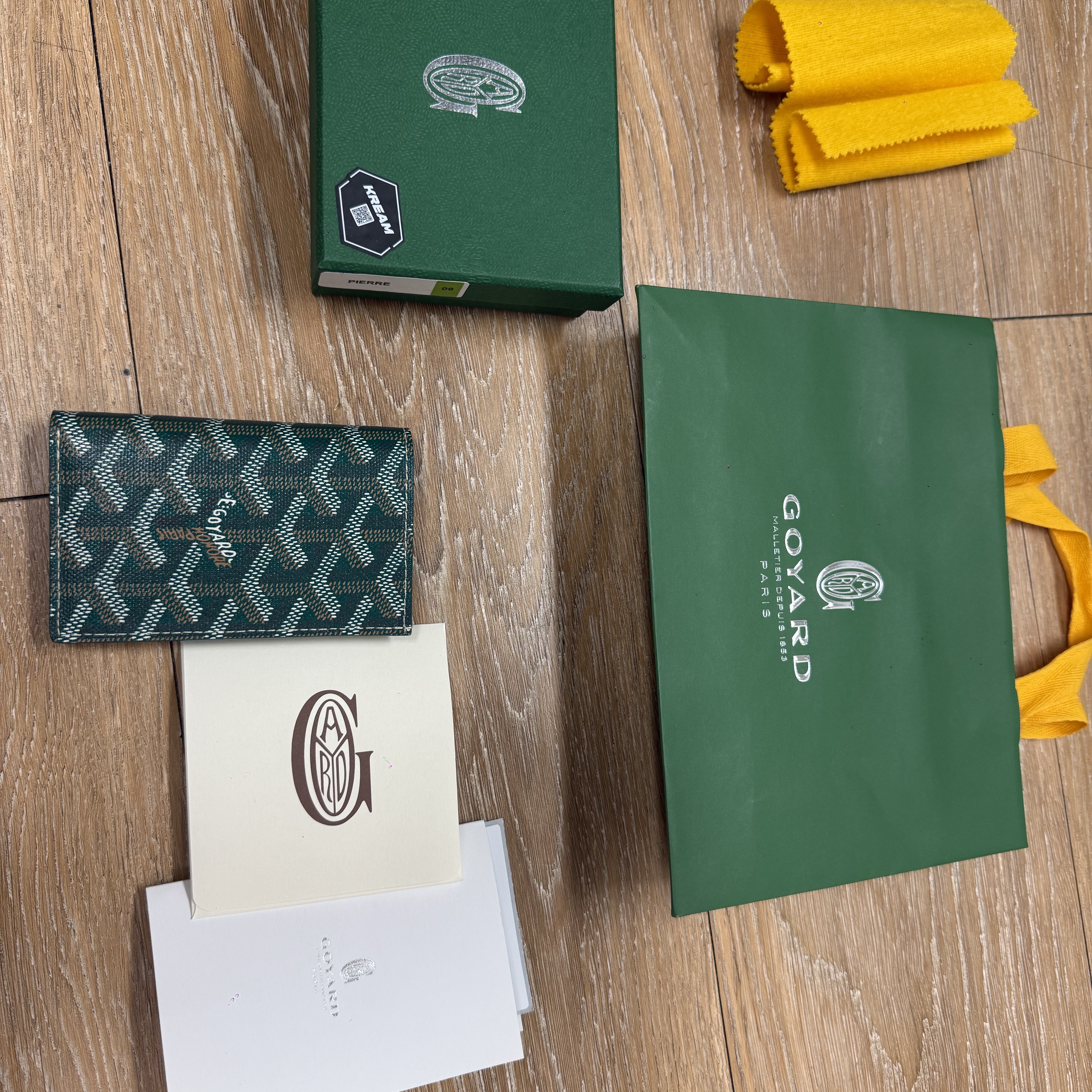Goyard Saint Pierre Card Holder Green 착용 스타일