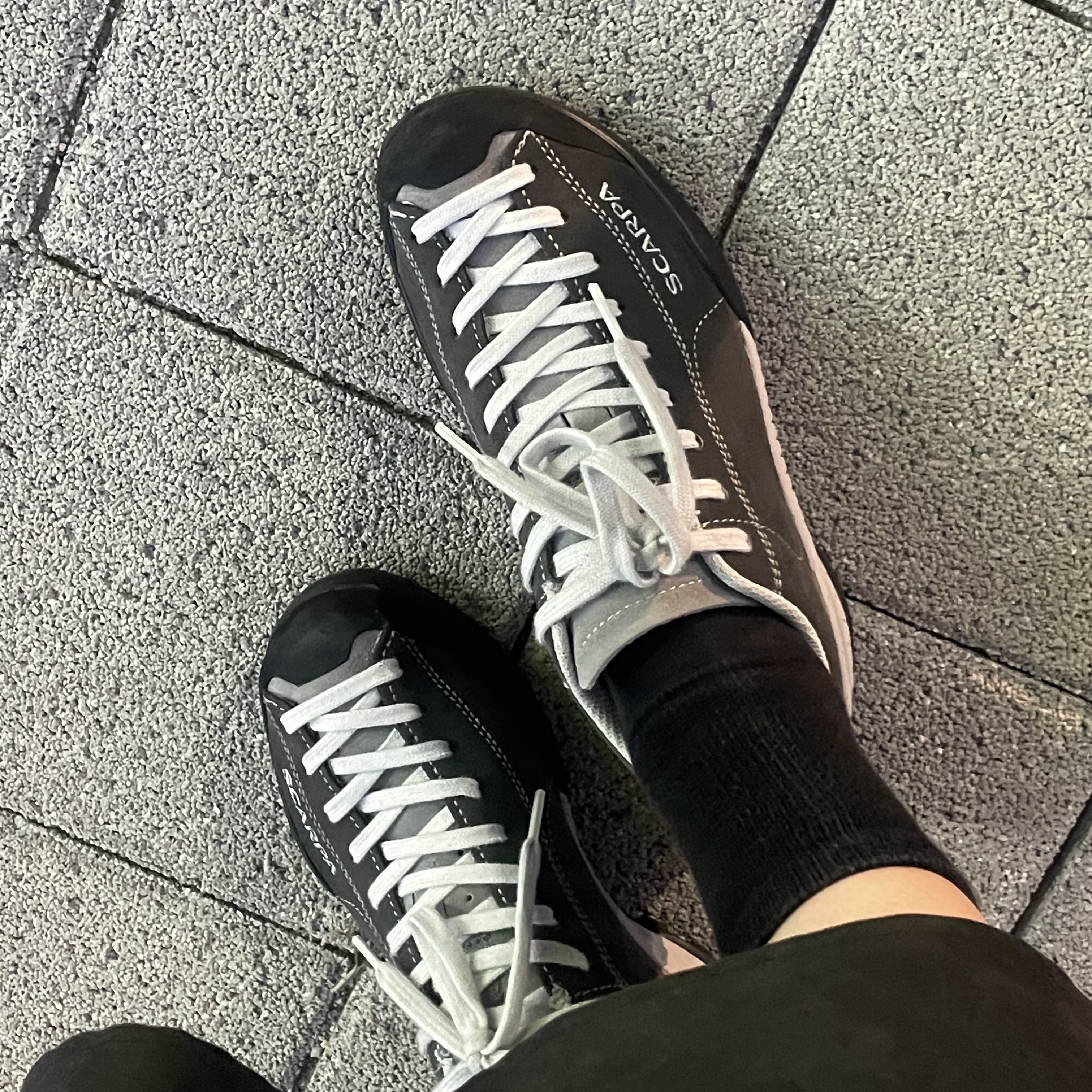 Scarpa Mojito Shark - 24FW 착용 스타일