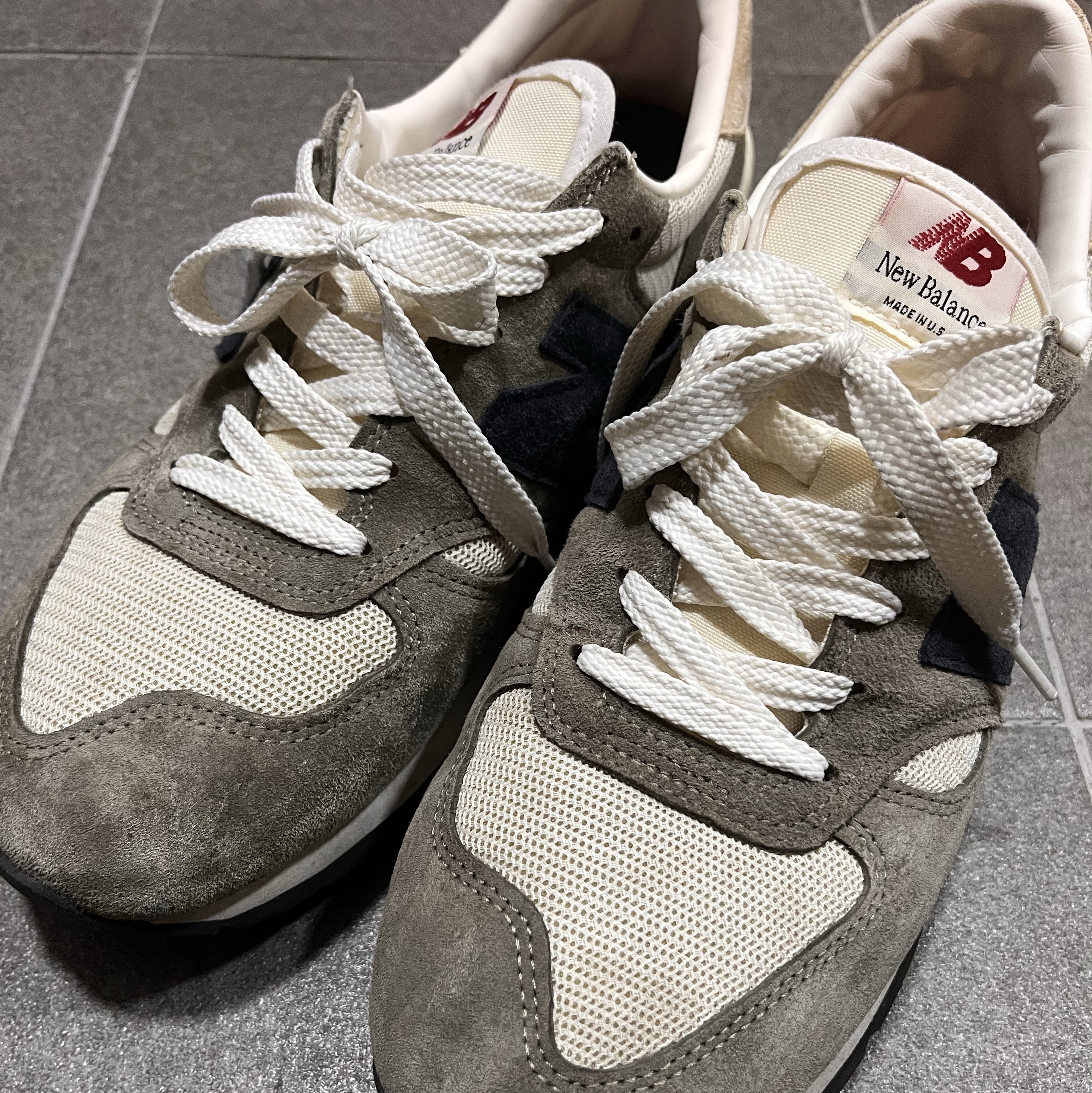 New Balance 990v1 Made in USA Olive 착용 스타일