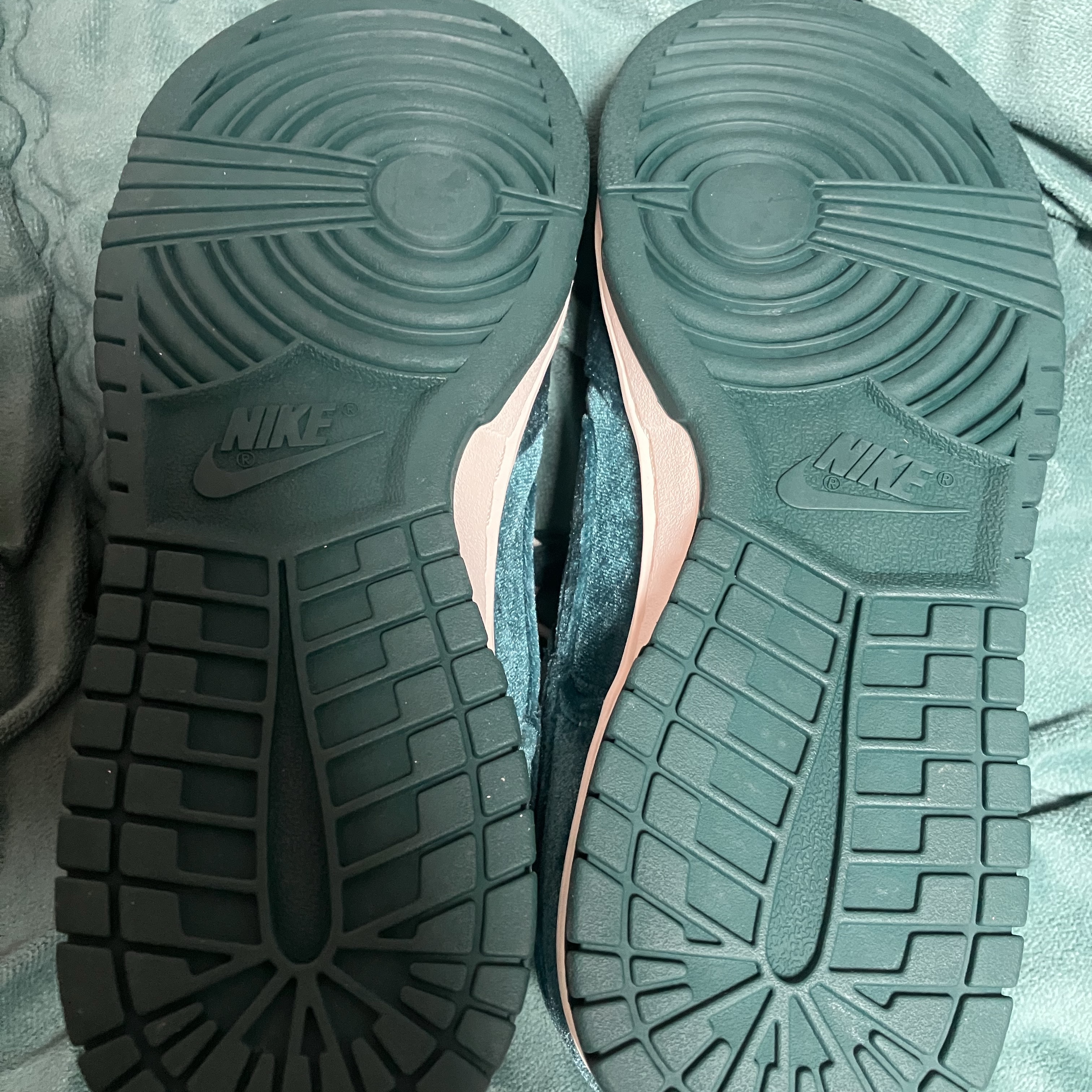 (W) Nike Dunk Low Atomic Teal 착용 스타일 - 2