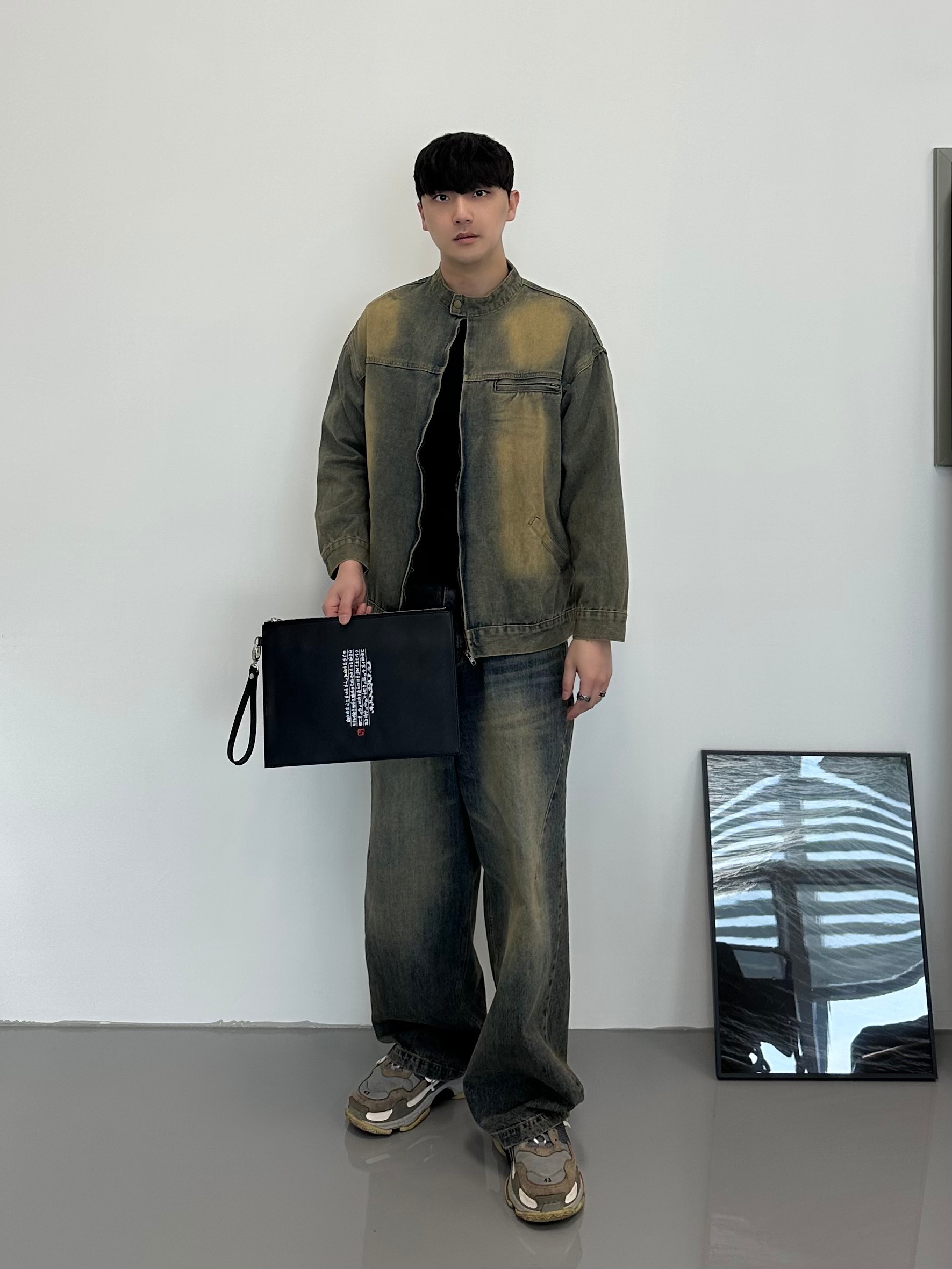 Balenciaga Triple S Trainer Grey 2018 착용 스타일 - 1