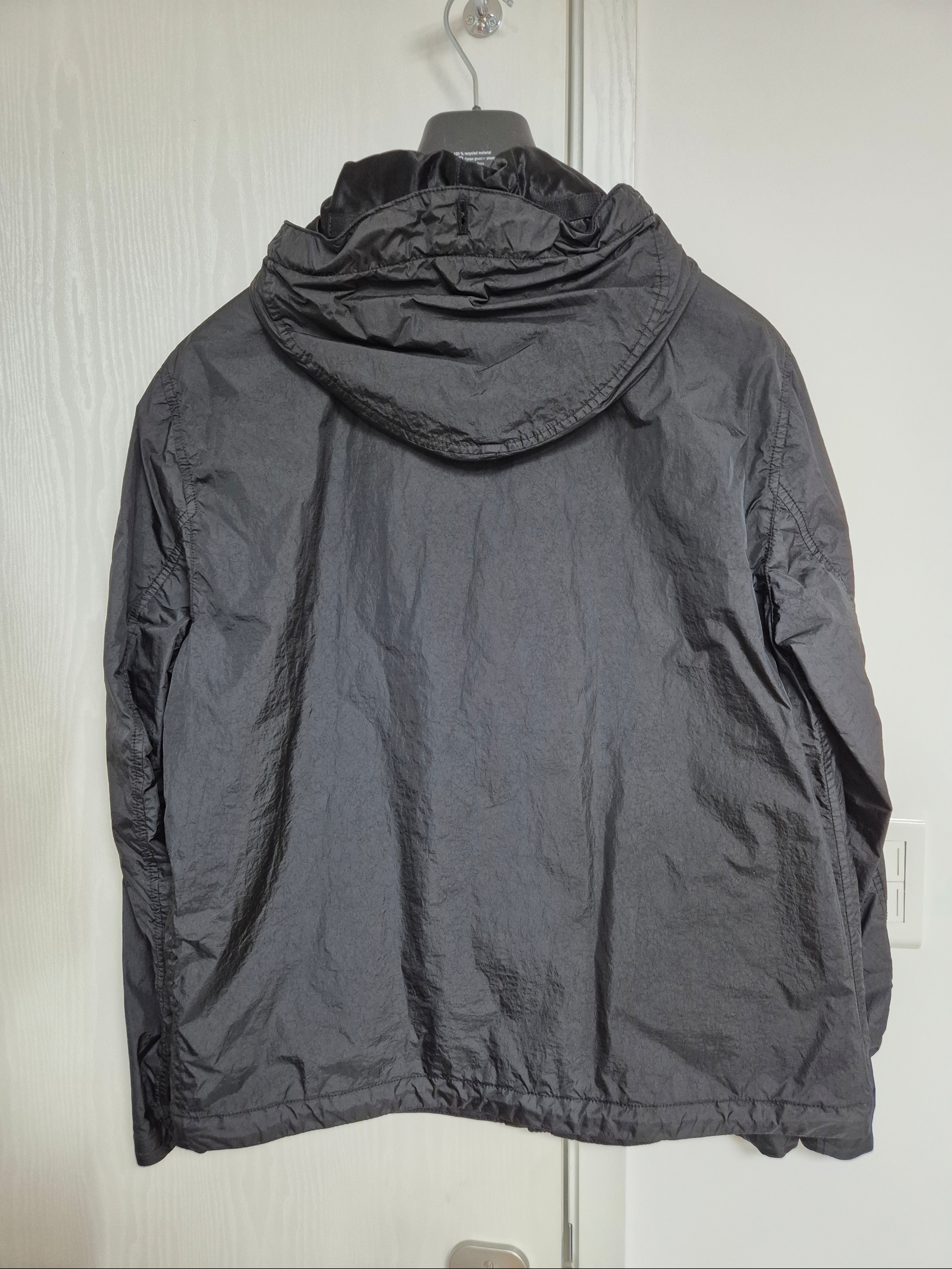 Stone Island S0A23 Crinkle Reps R-NY Wind Resistant Anti-Drop Hooded Jacket - 25SS 착용 스타일 - 3