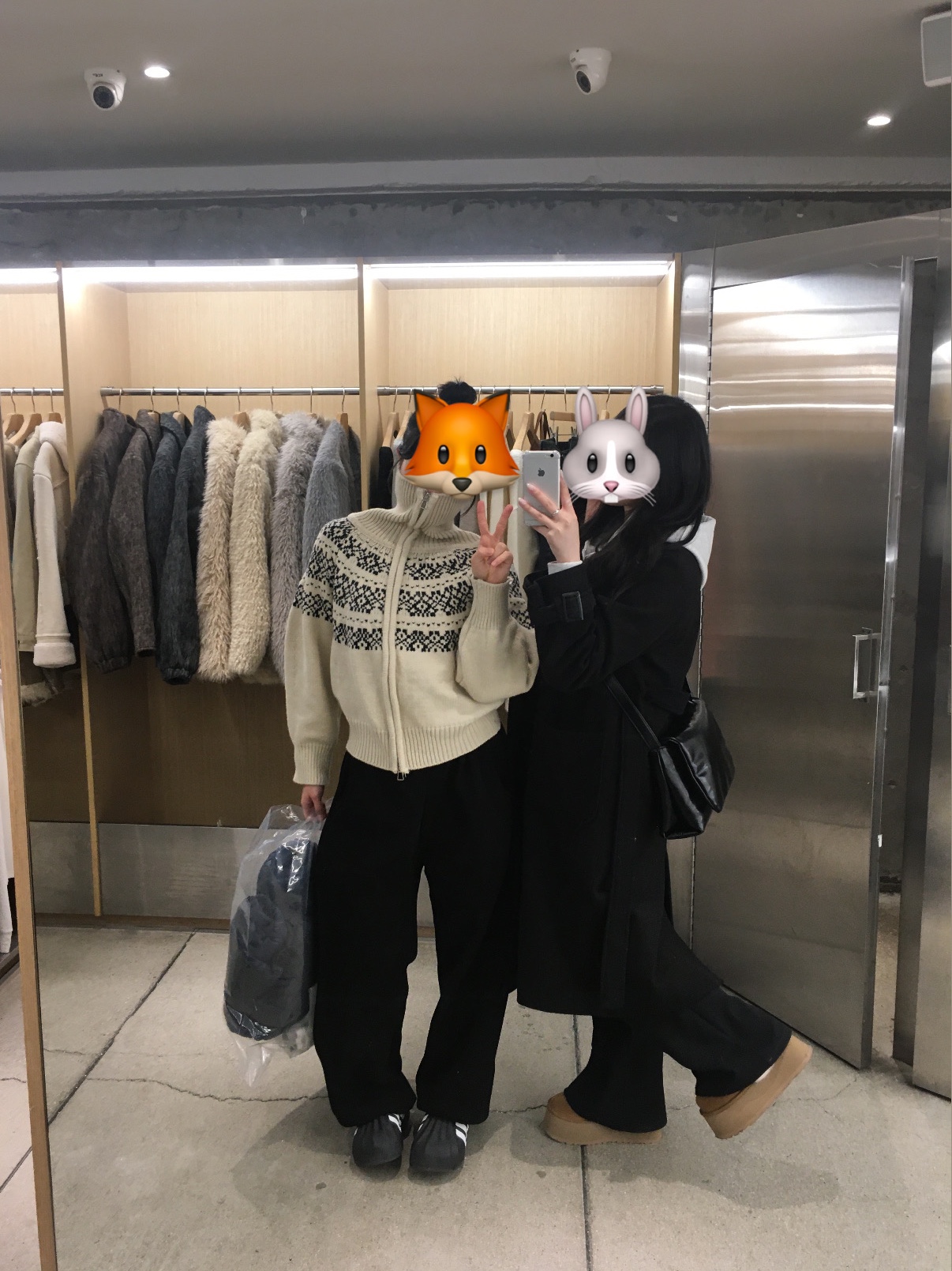 (W) 어그 펀케트 슬라이드 체스트넛 착용 스타일 - 1