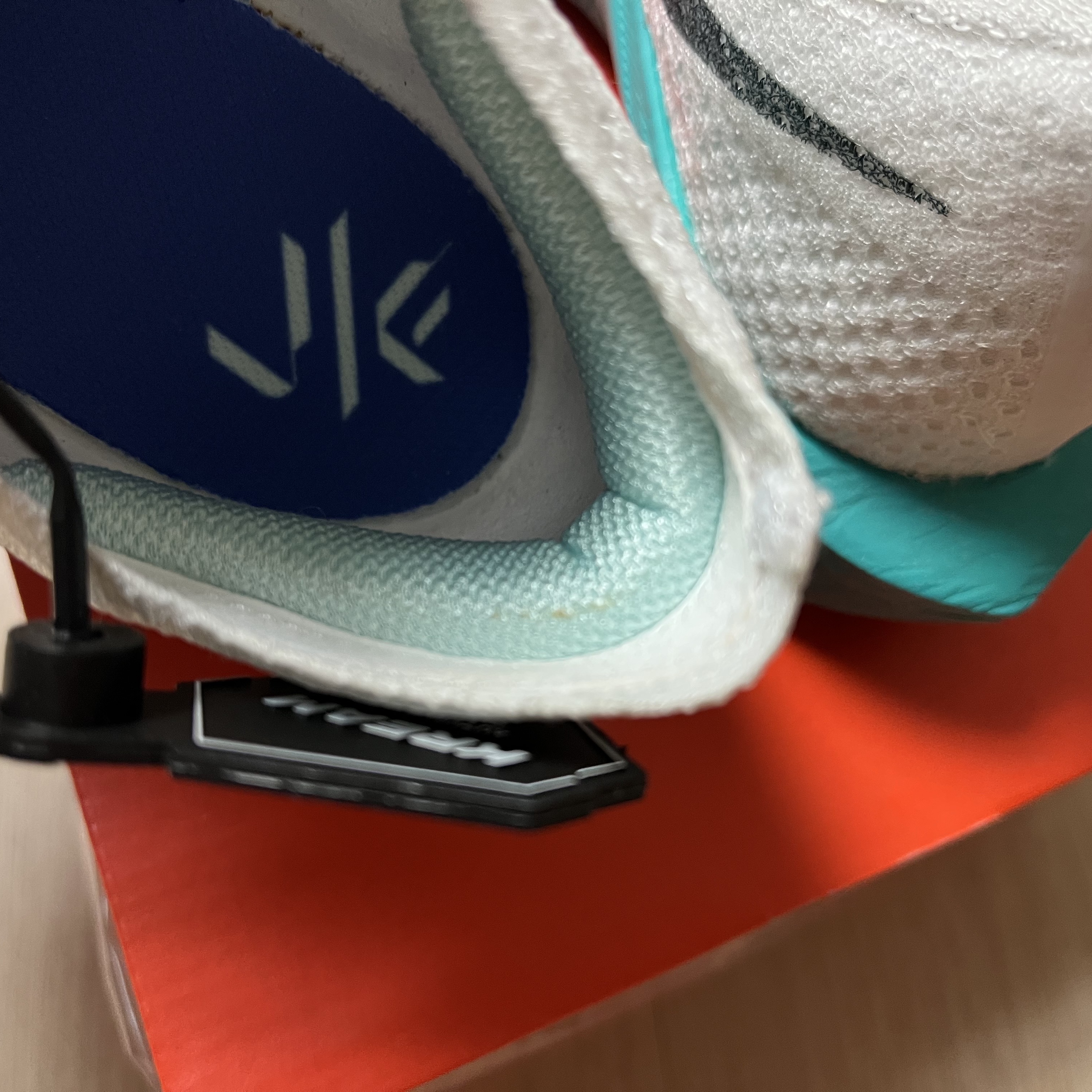 Nike ZoomX Vaporfly Next% 3 White Deep Jungle 착용 스타일 - 6