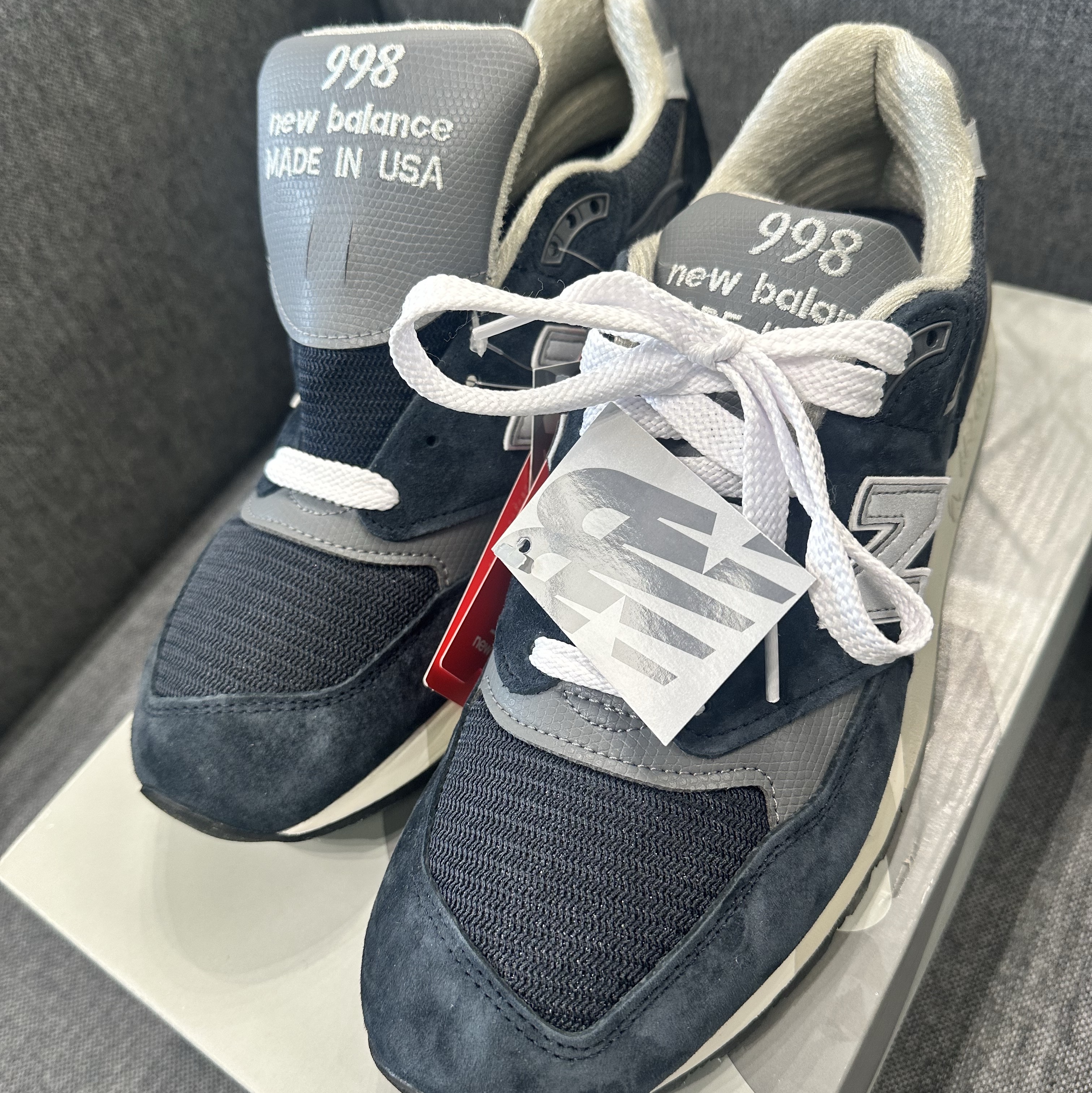 New Balance 998 Made in USA Navy Grey 착용 스타일 - 2