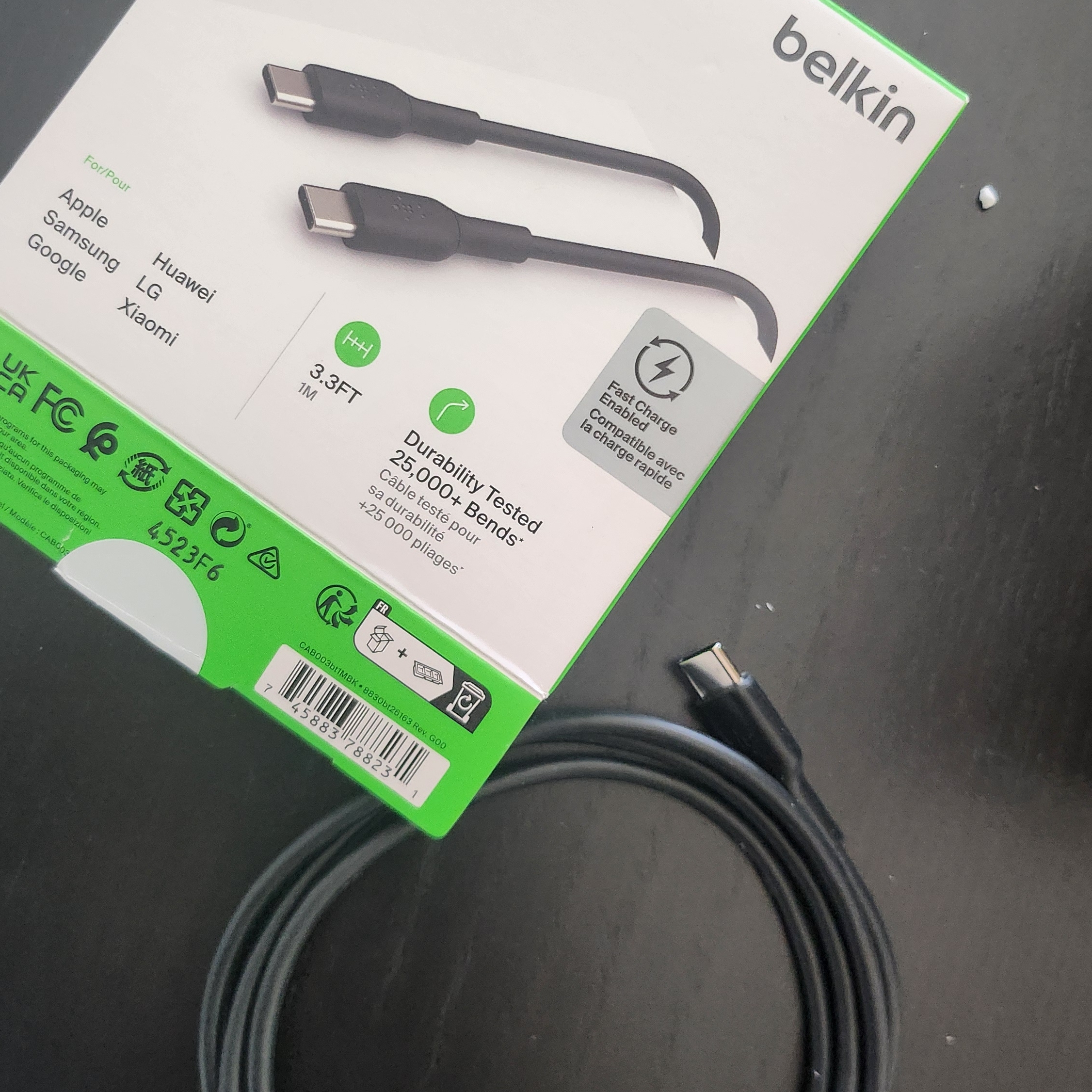 Belkin Boost Up C to C cable 1M CAB003bt1M Black 착용 스타일