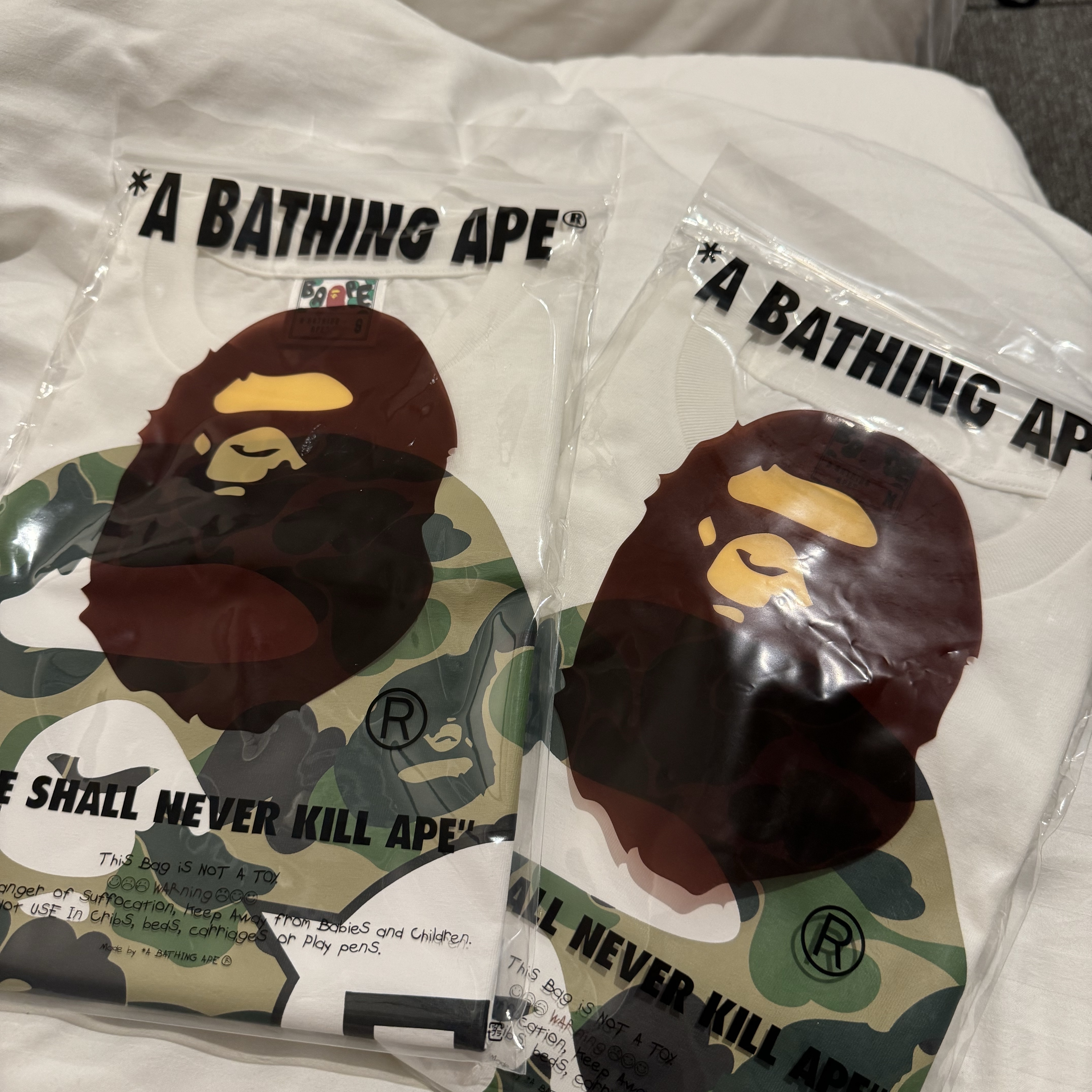BAPE Japan Big Ape Head City T-Shirt White 착용 스타일 - 1